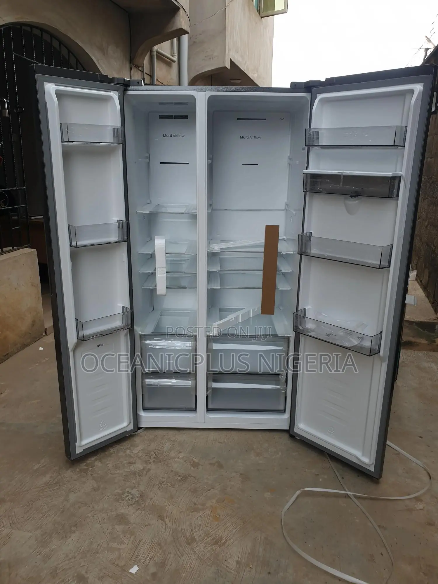 Hisense 529l Side-by-Side Refrigerator With Water Dispenser