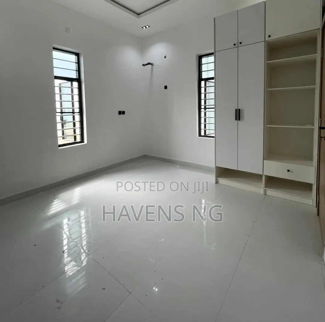 5bdrm Duplex in Ado / Ajah for sale