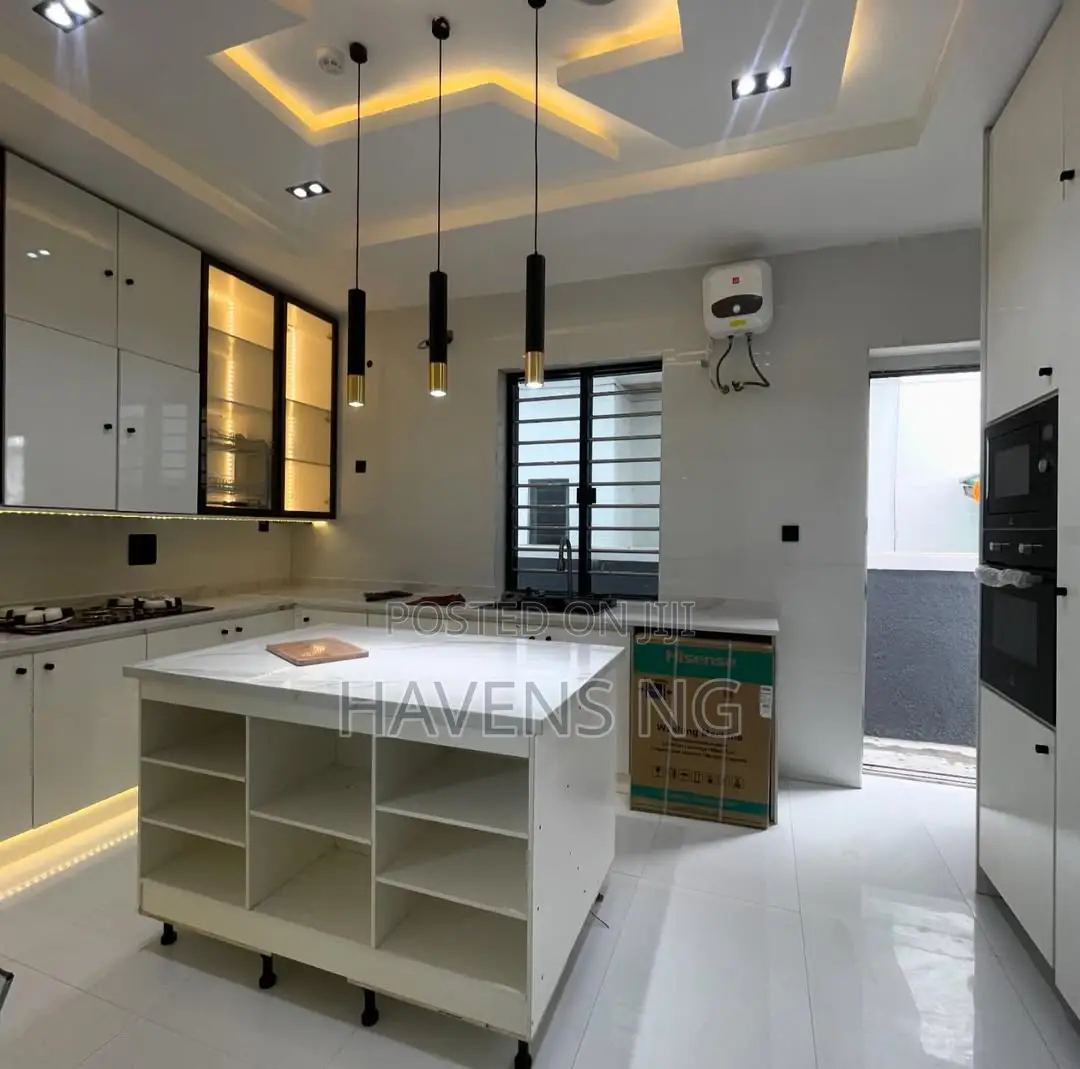 5bdrm Duplex in Ado / Ajah for sale