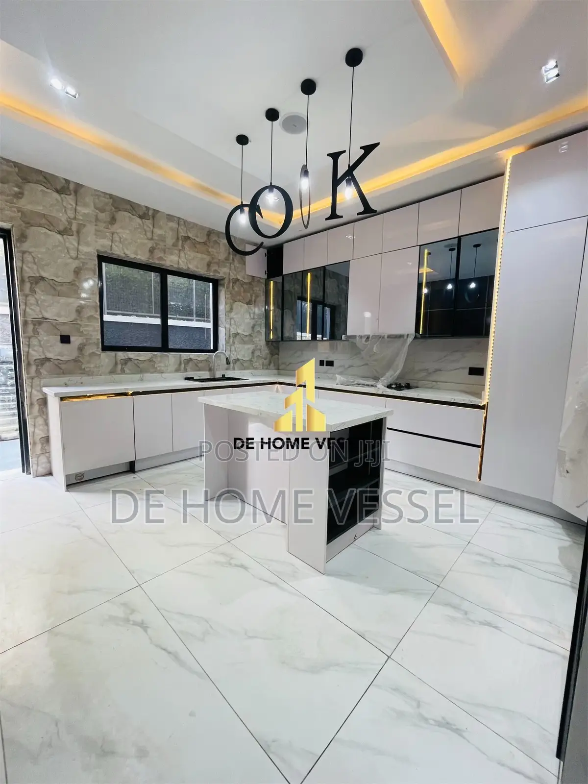 5bdrm Duplex in Lekki for sale