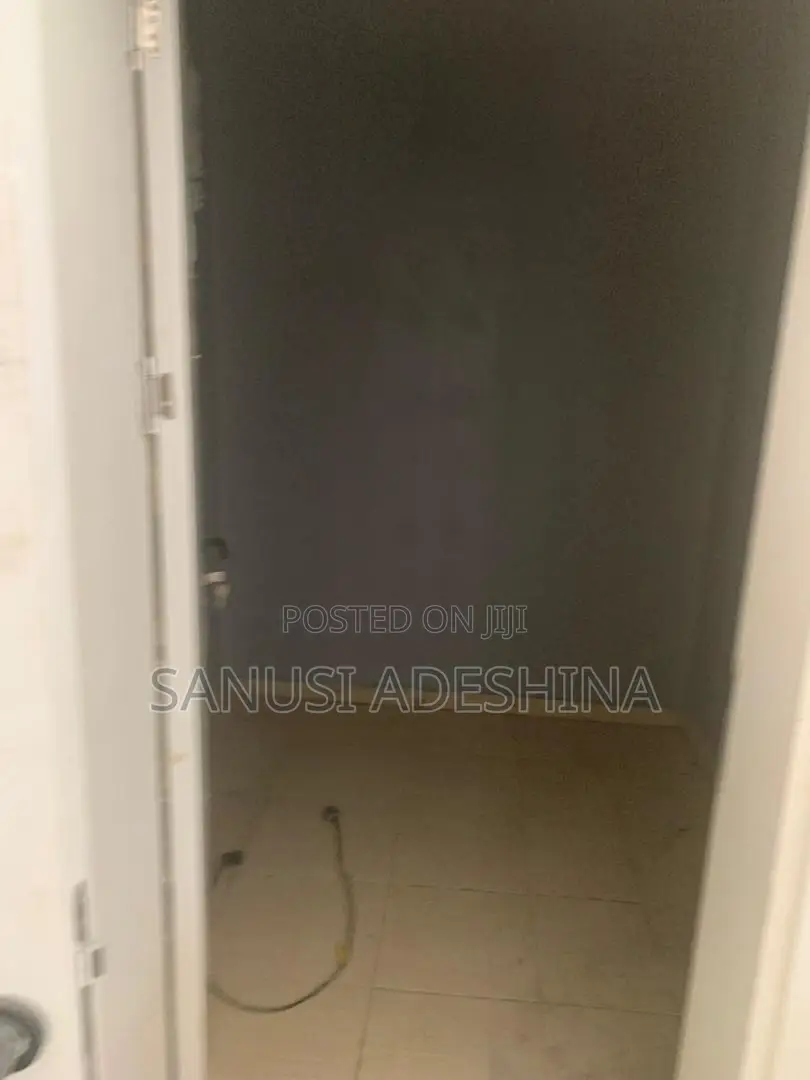 5bdrm Duplex in Gwarimpa Estate,Fct, Gwarinpa for sale