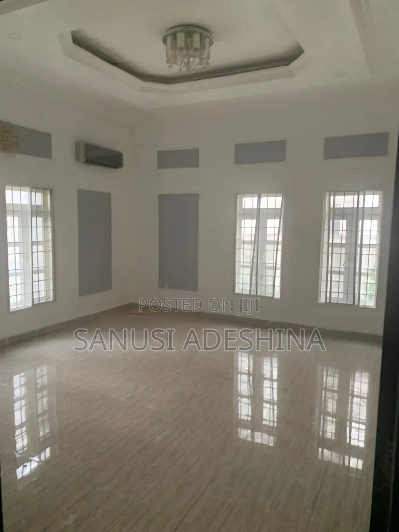 5bdrm Duplex in Gwarimpa Estate,Fct, Gwarinpa for sale