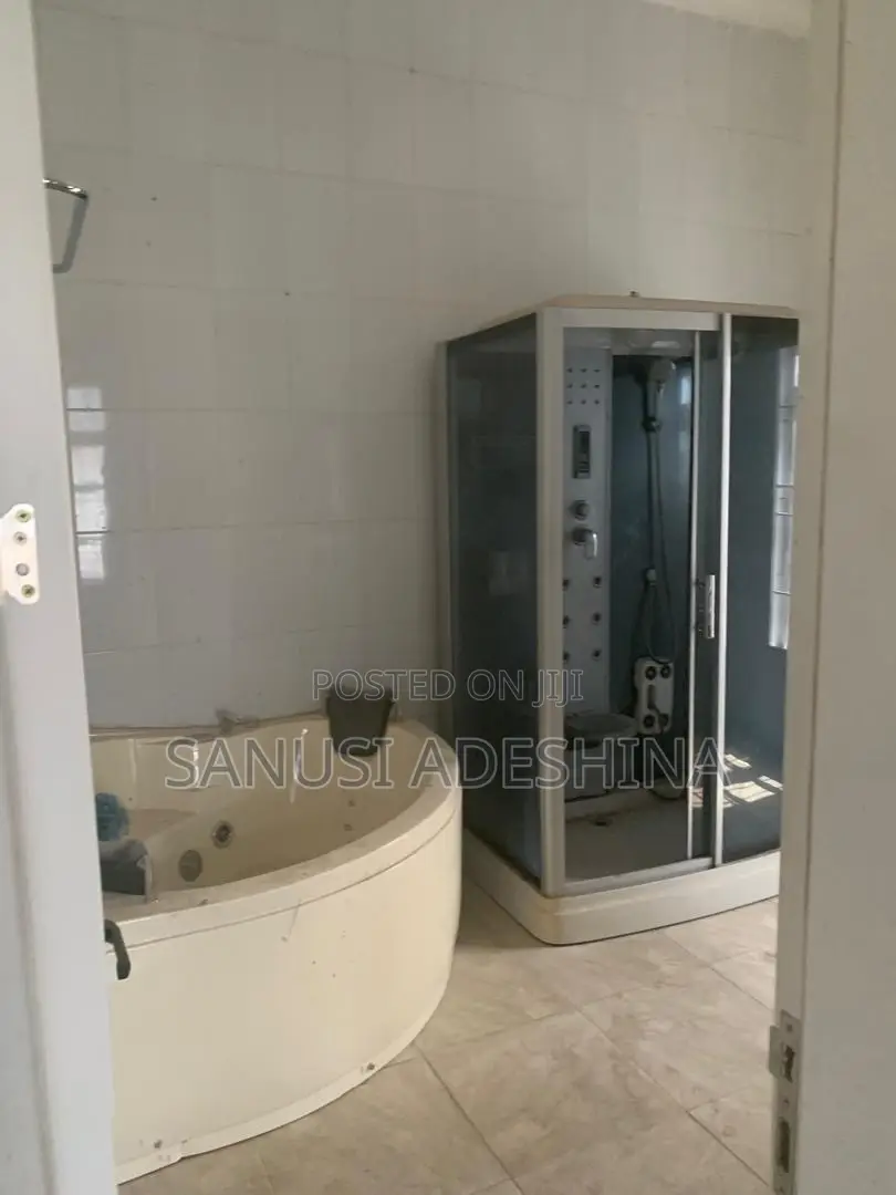 5bdrm Duplex in Gwarimpa Estate,Fct, Gwarinpa for sale