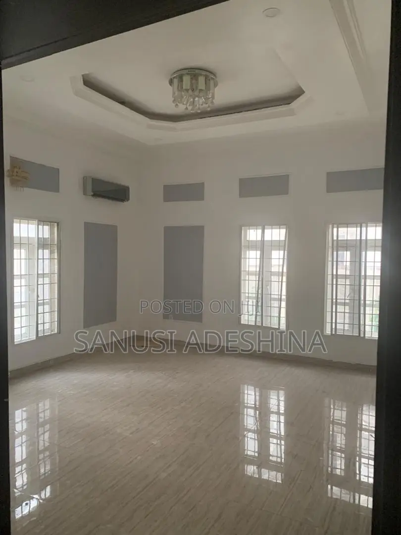 5bdrm Duplex in Gwarimpa Estate,Fct, Gwarinpa for sale