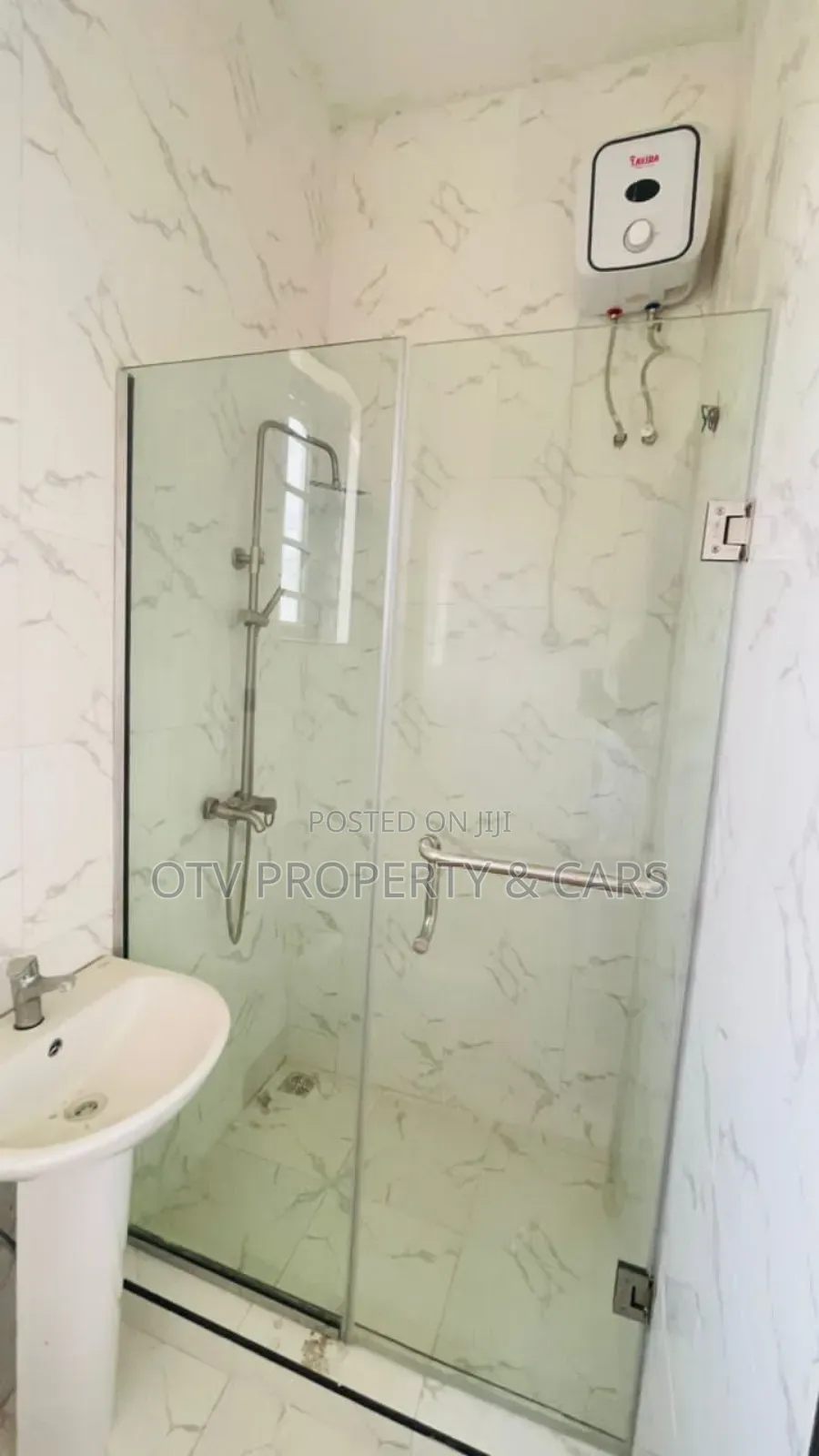 Furnished 4bdrm Townhouse/Terrace in Lekki for sale