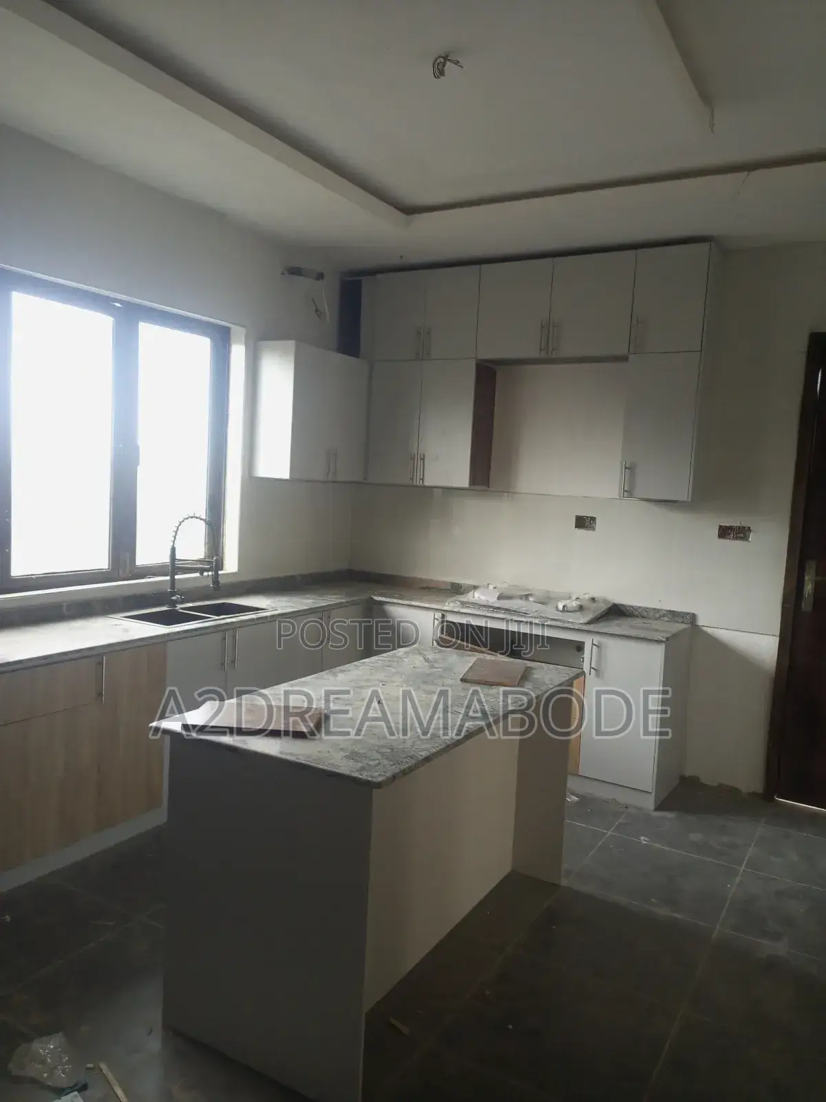 5bdrm Duplex in Ogudu Gra for sale
