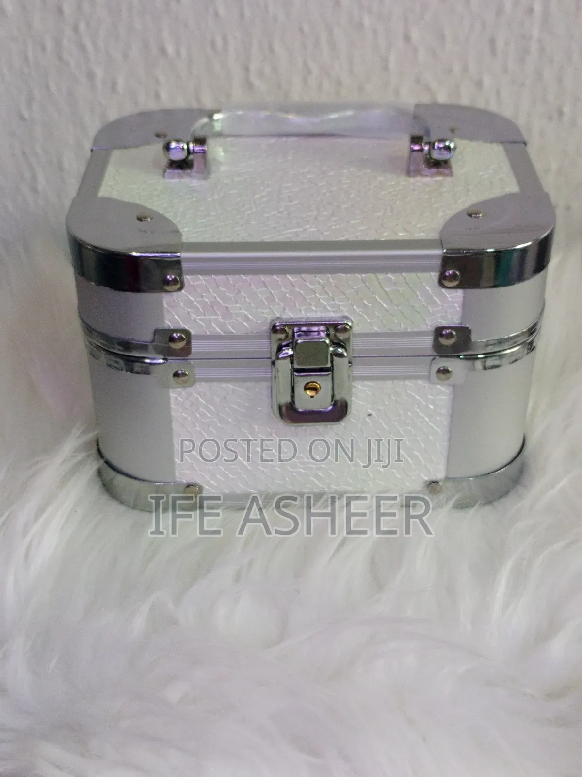 Classic Ladies Jewelry Box/Organizer