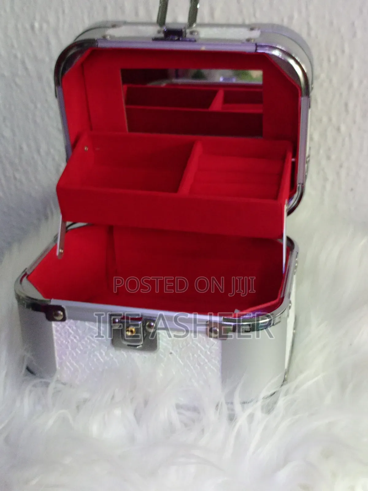 Classic Ladies Jewelry Box/Organizer