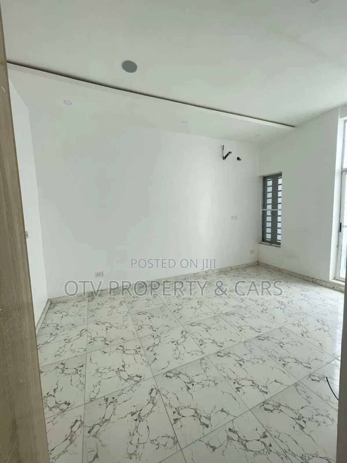 Furnished 2bdrm Townhouse/Terrace in Lekki for sale