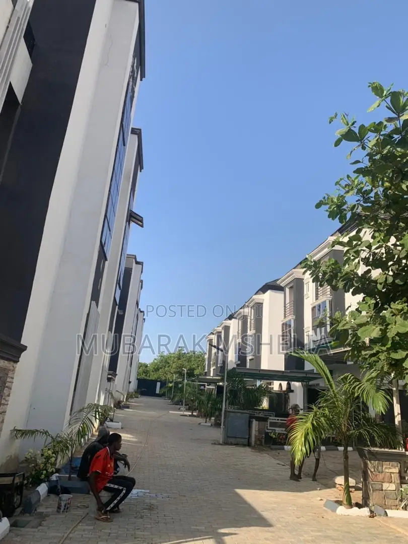 5bdrm Duplex in Jabi for sale