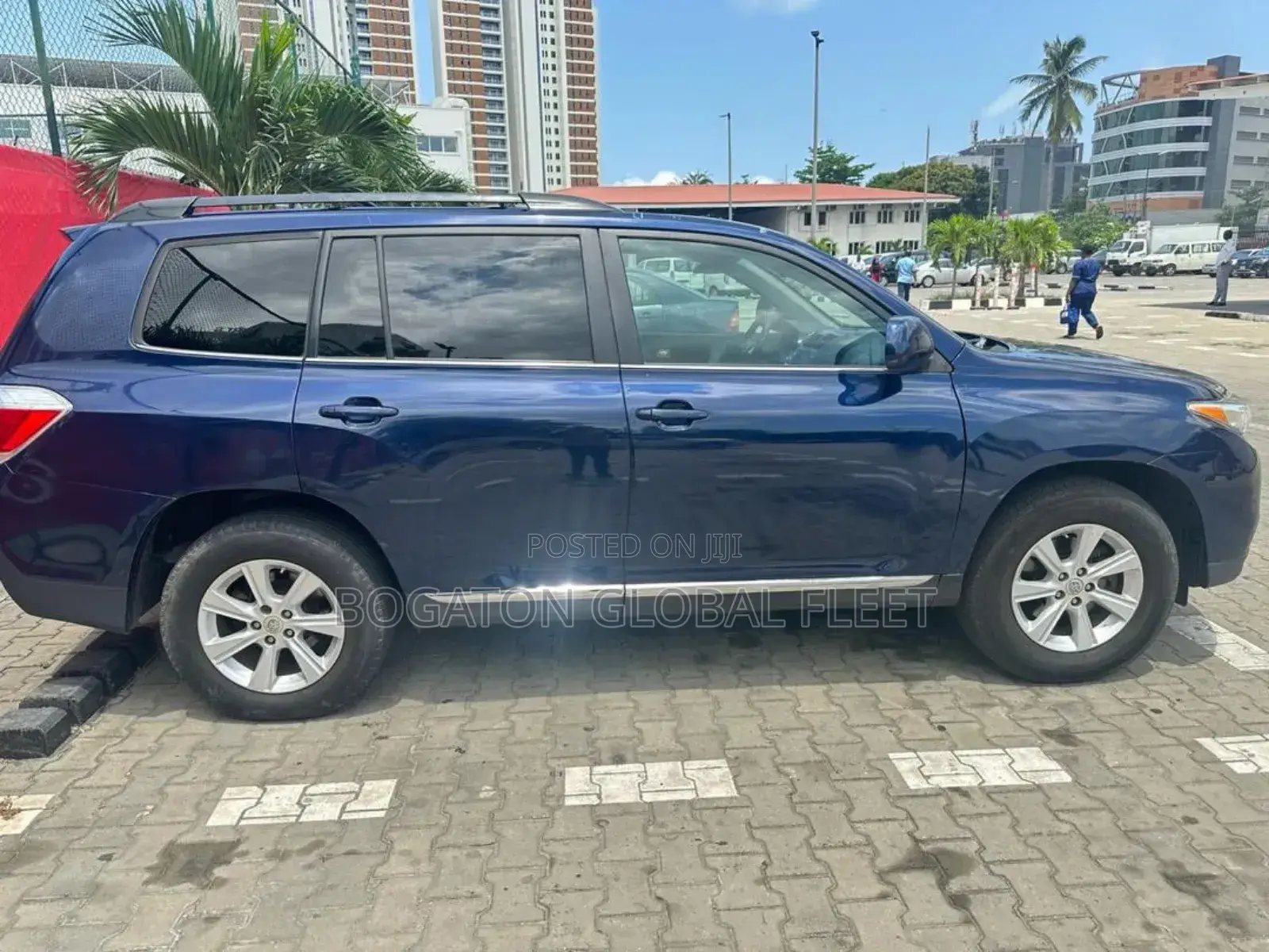 Toyota Highlander for Rent (Self-Drive)
