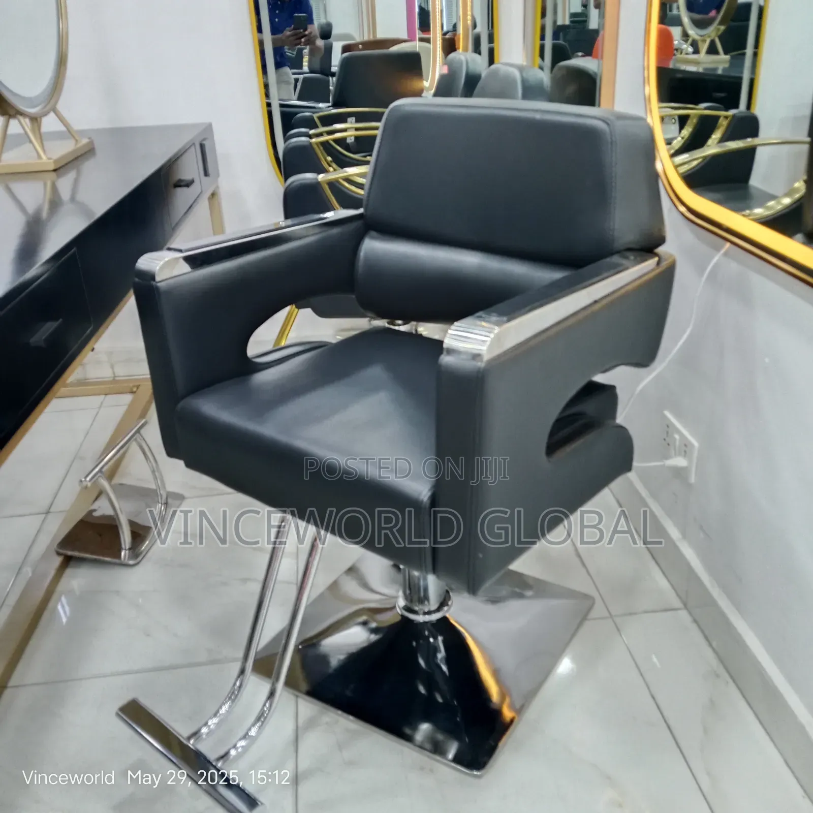 Salon Chair H117 Black