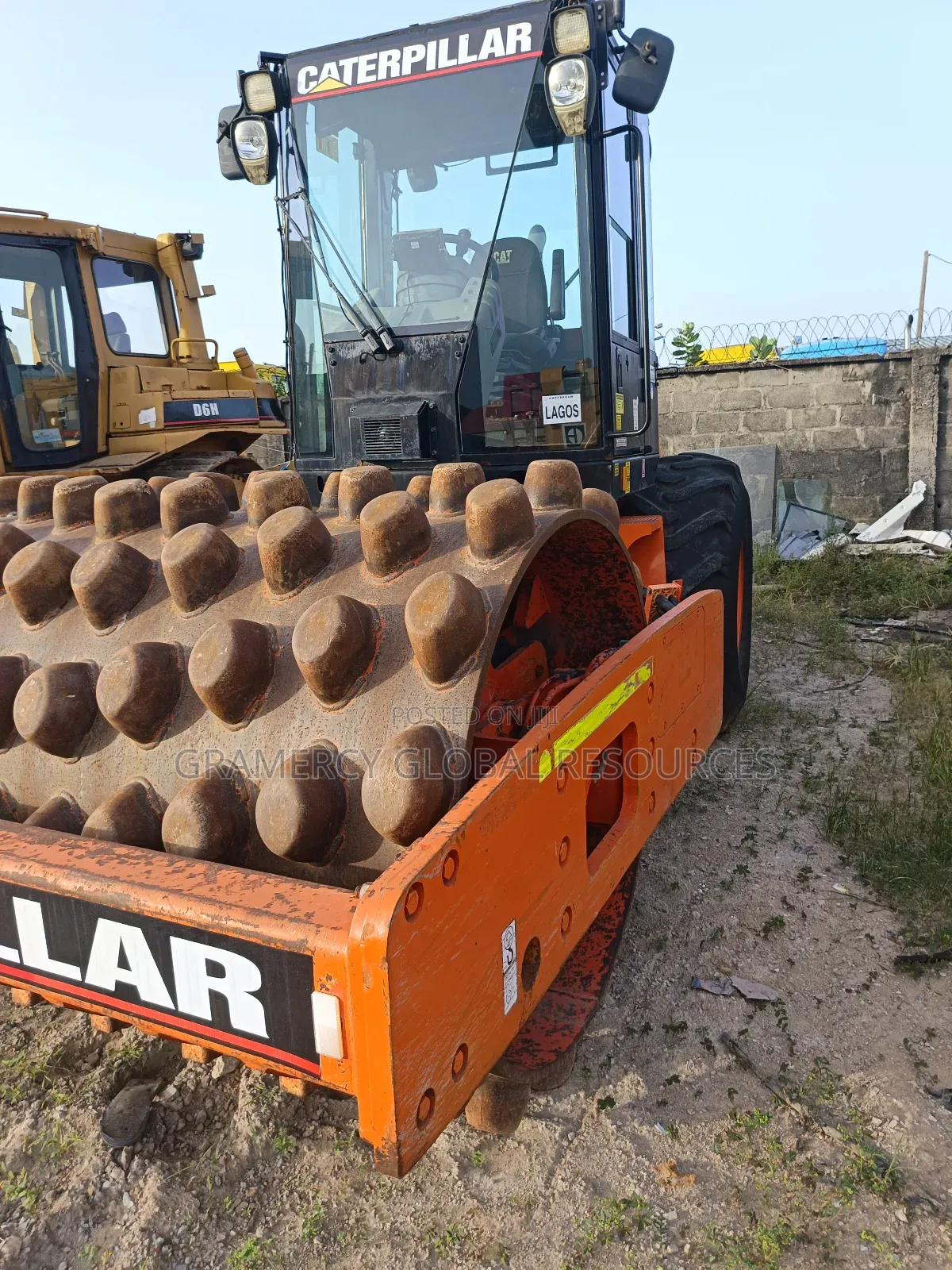 Foriegn Used Cat Padfoot Road Roller