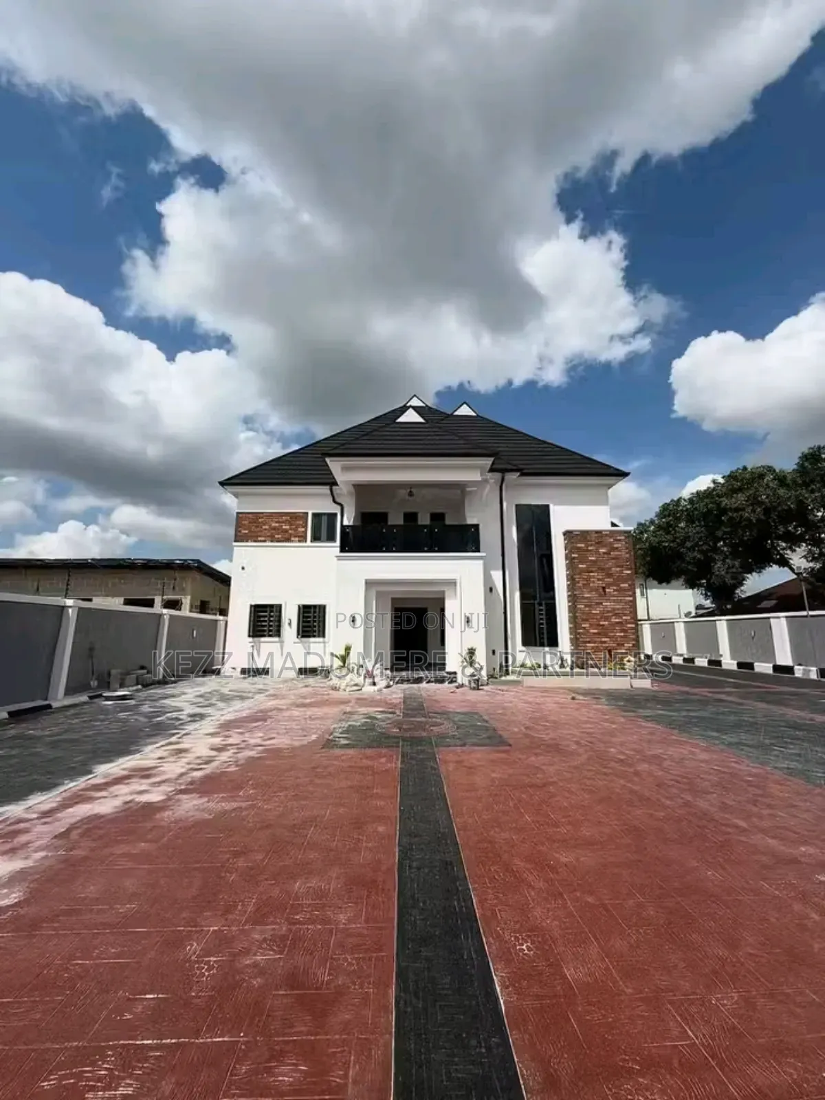 6bdrm Duplex in Eliozu Port Harcourt for sale