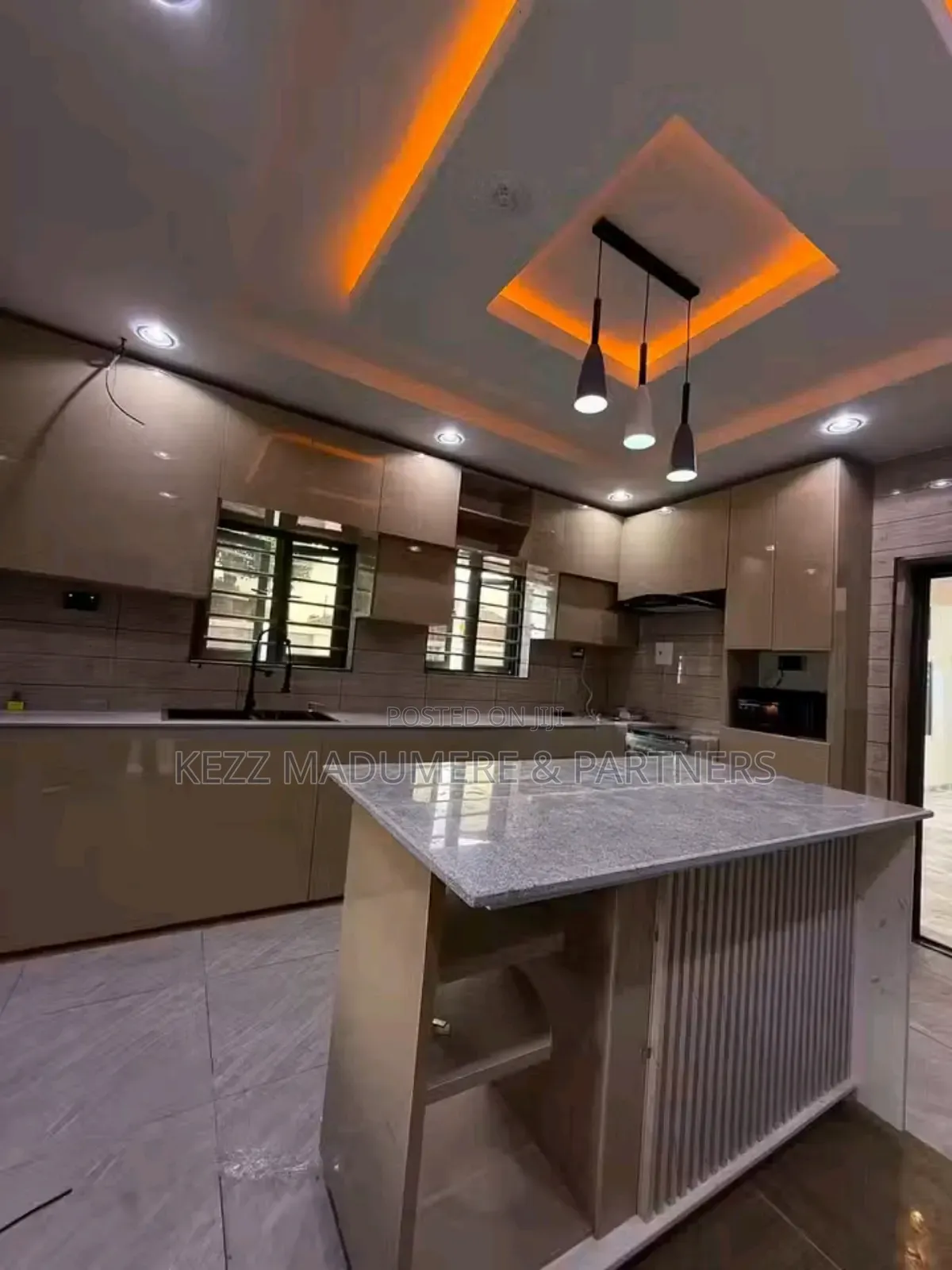 6bdrm Duplex in Eliozu Port Harcourt for sale