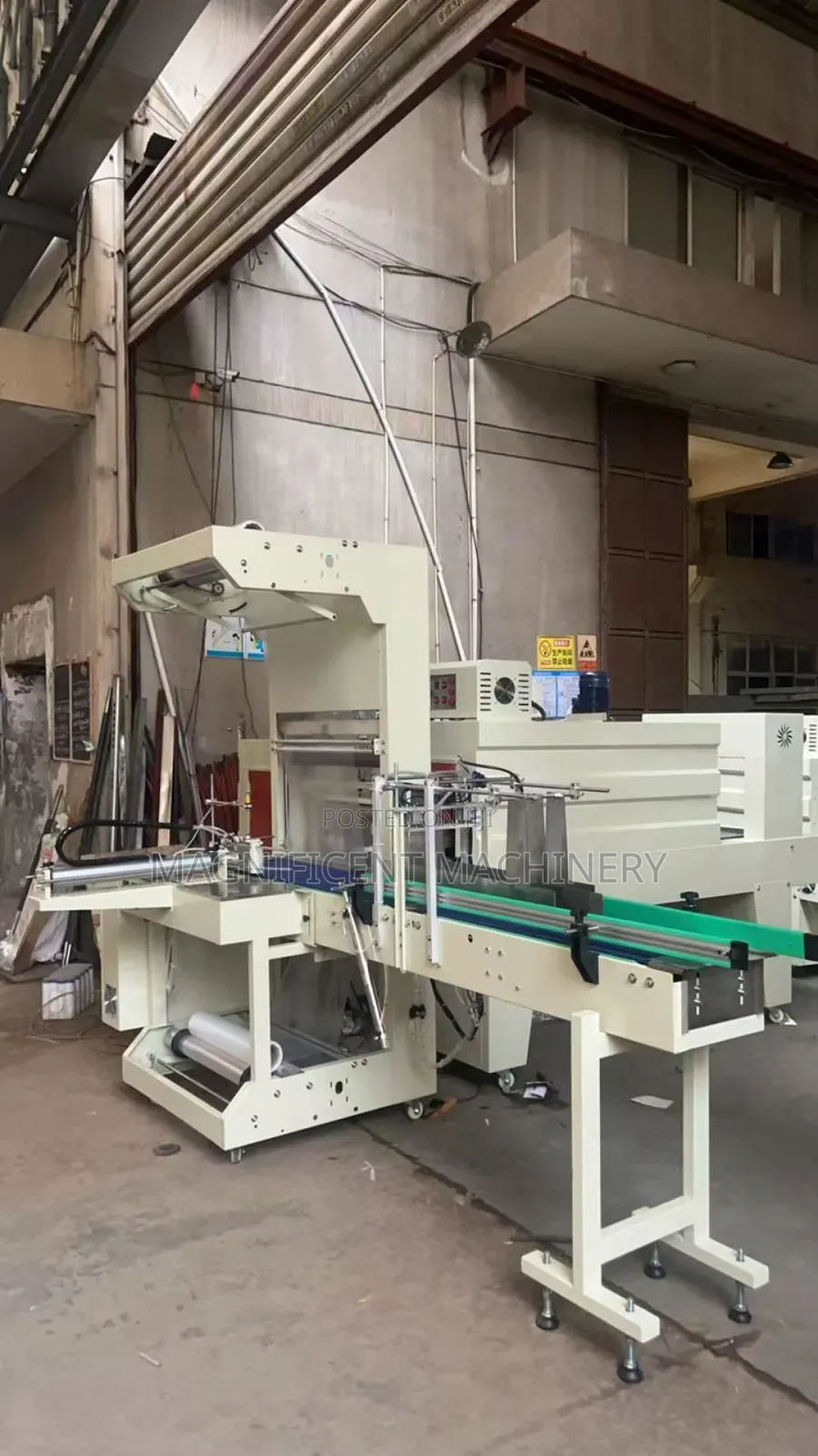 Full Automatic Shrink Sleeve Wrapping Machine With Conveyor