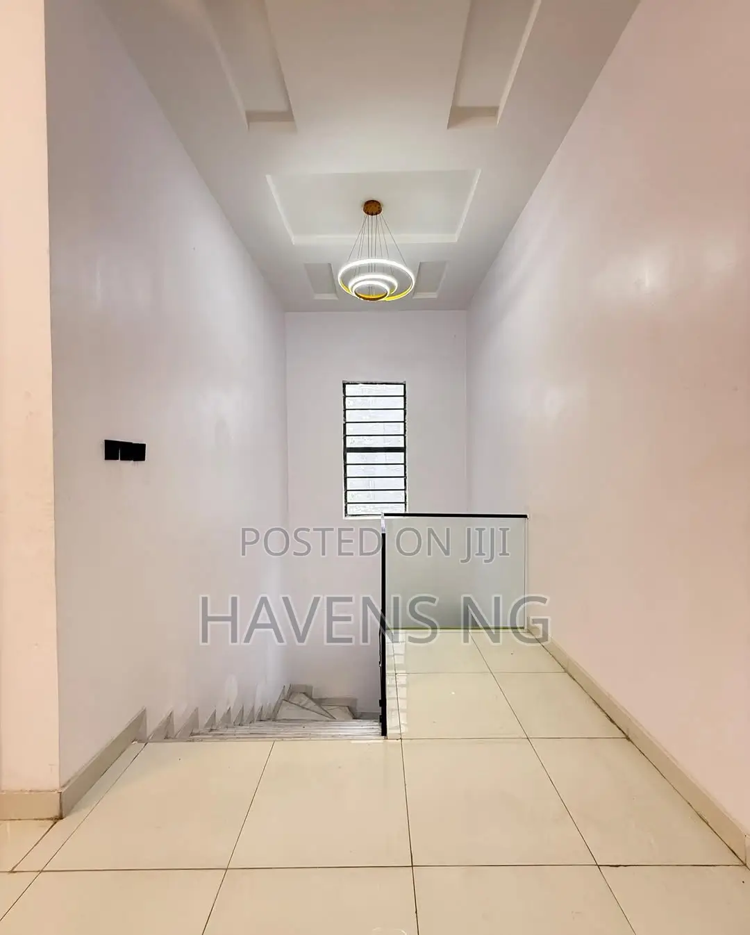 5bdrm Duplex in Chevron for sale