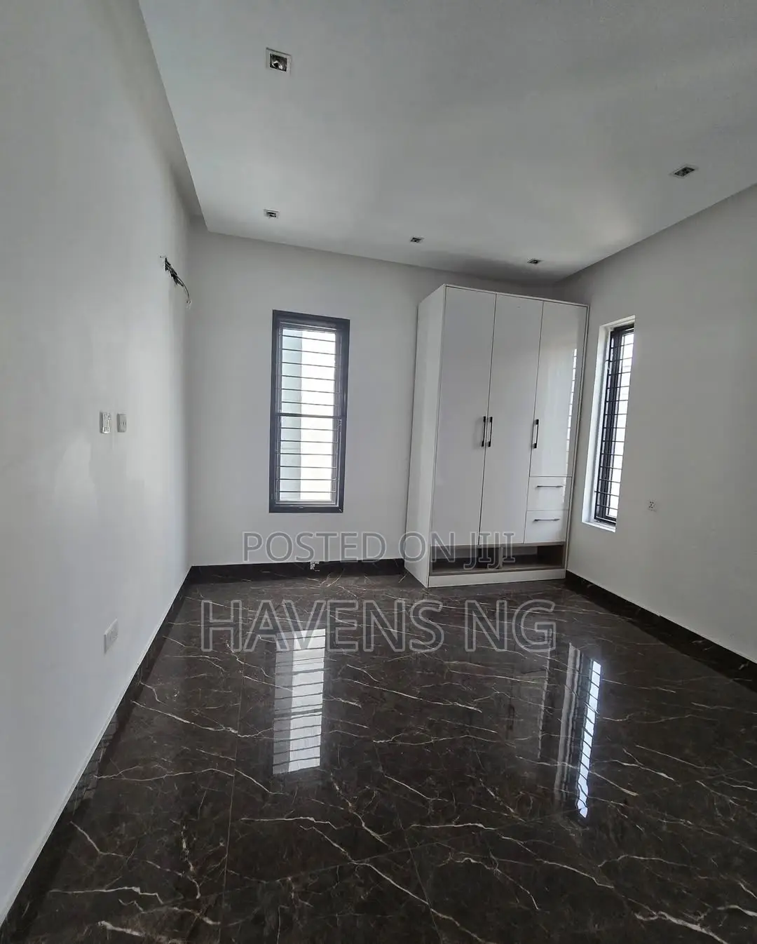 5bdrm Duplex in Ikate for sale
