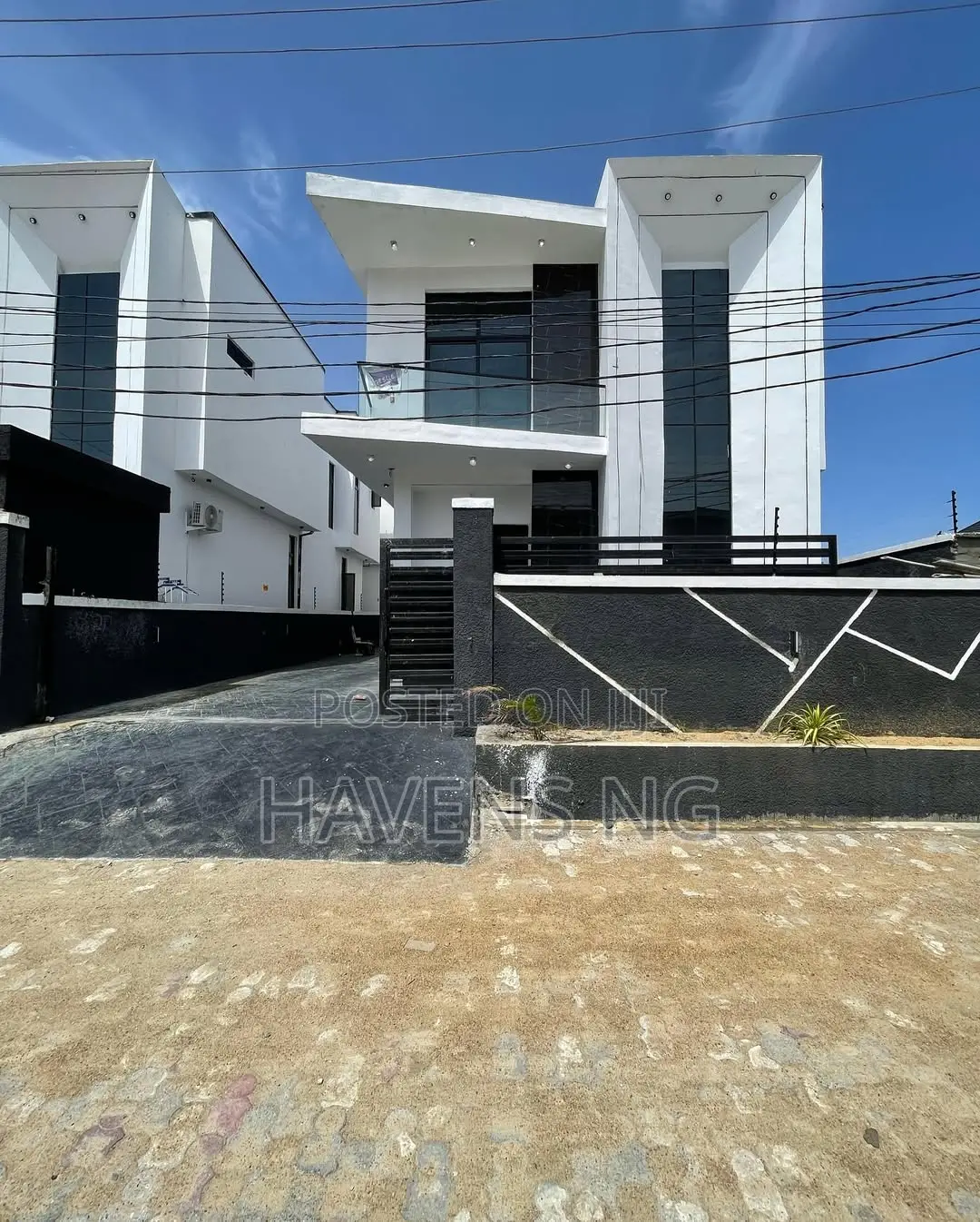 4bdrm Duplex in Ikota for sale