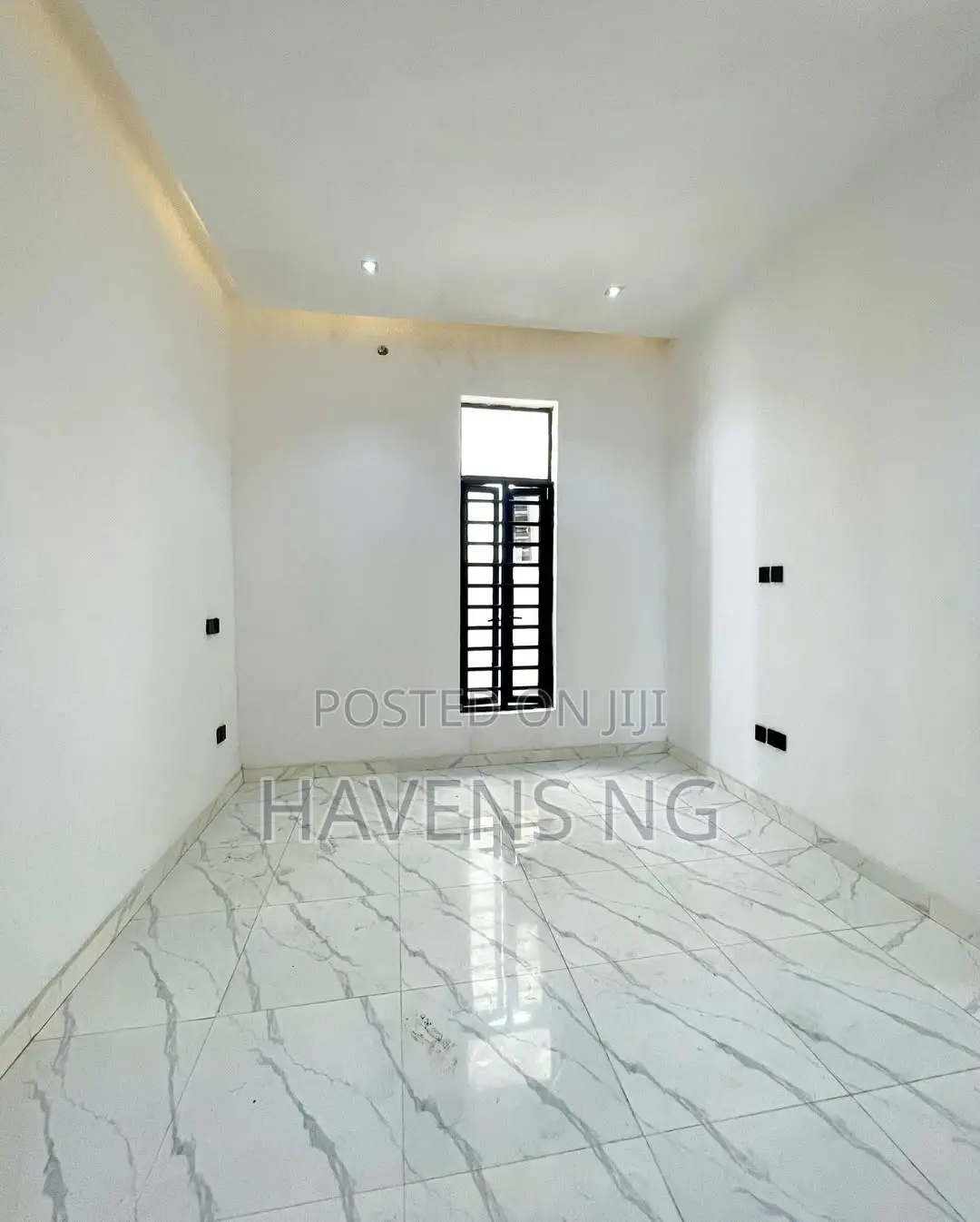 4bdrm Duplex in Ikota for sale