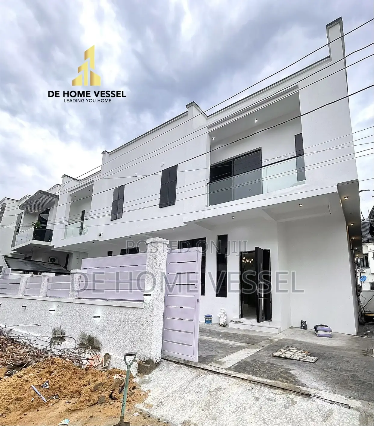 4bdrm Duplex in Ikota for sale