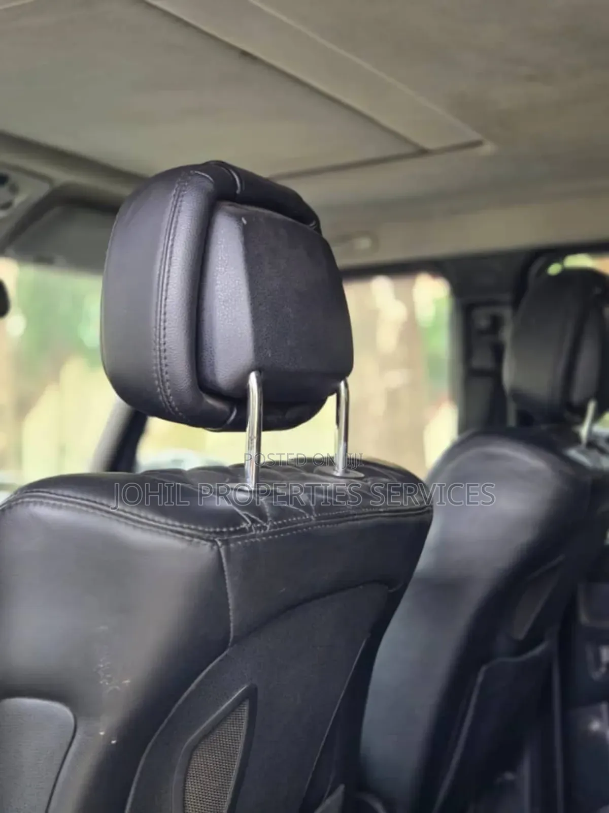 Mercedes-Benz G-Class Base G 550 AWD 2011 Silver
