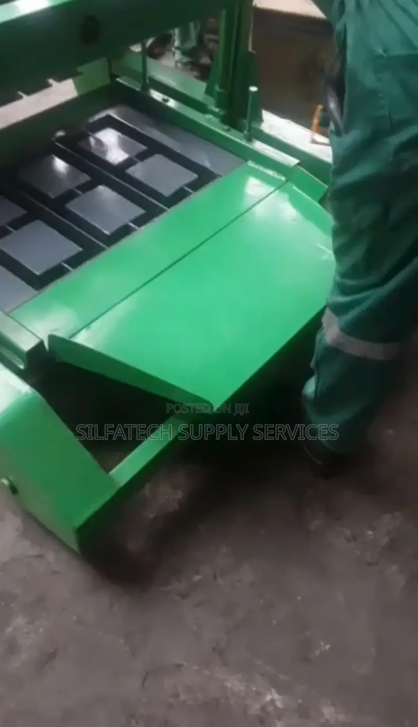 Original And Gigantice Block Moulding Machine