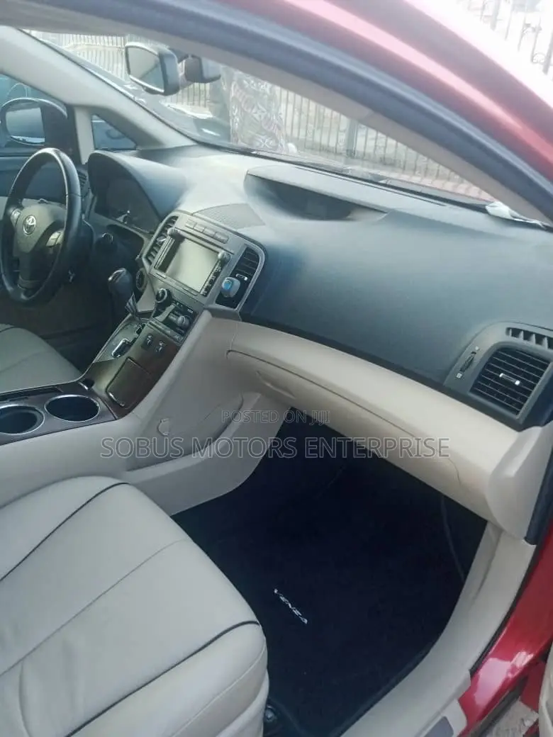 Toyota Venza V6 2010 Red