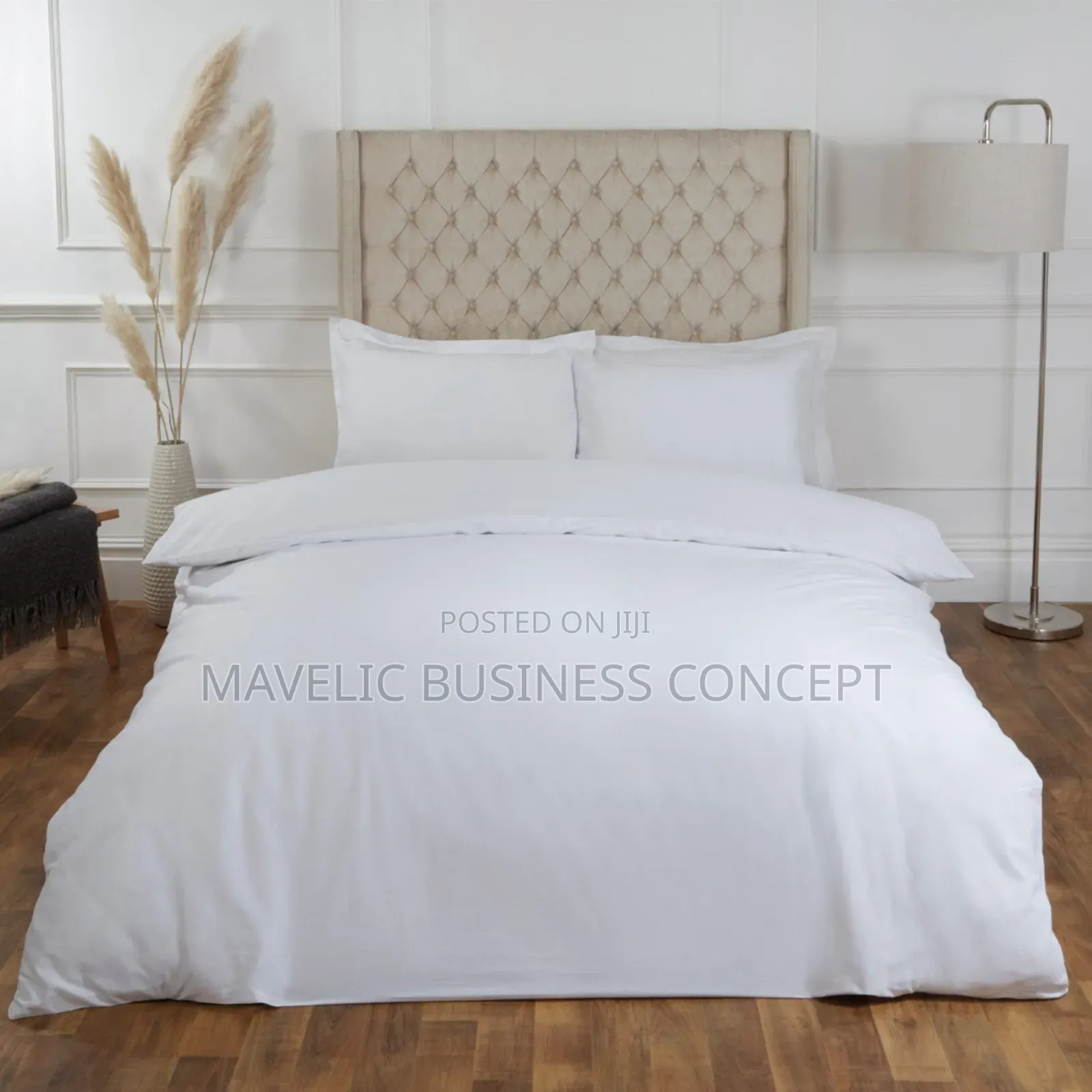 Plain White Duvets With Bedsheet and Four Pillowcases