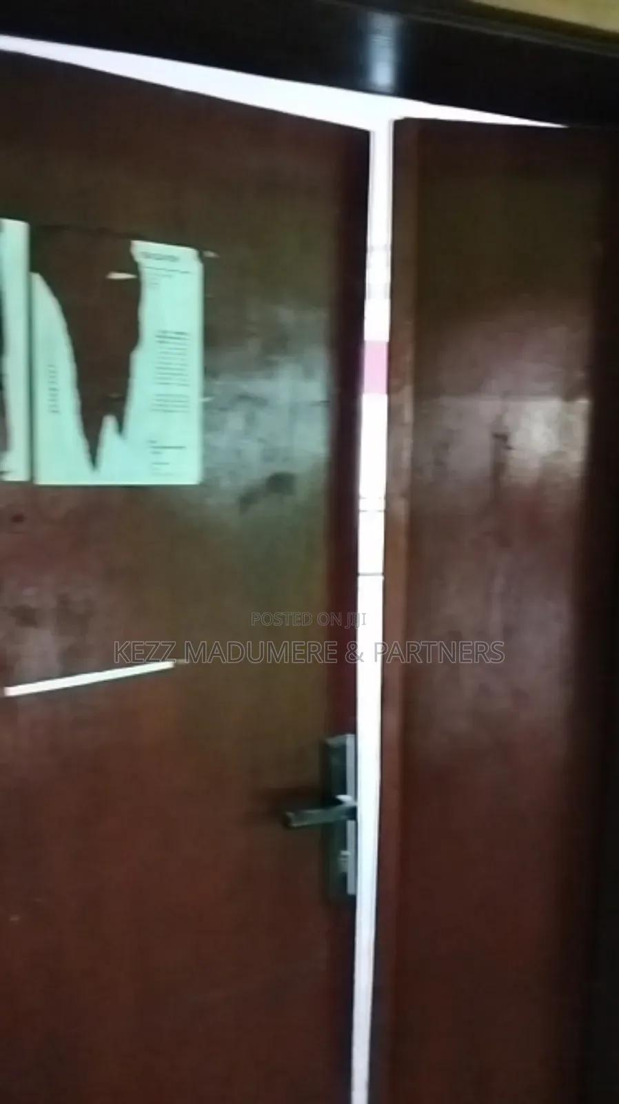 To Let : A Double Massive Hall/Shop, Ikwere Road , Ph