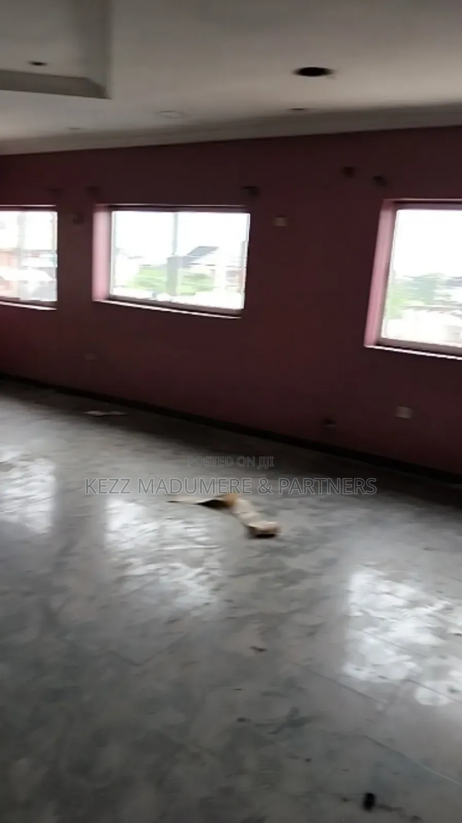 To Let : A Double Massive Hall/Shop, Ikwere Road , Ph