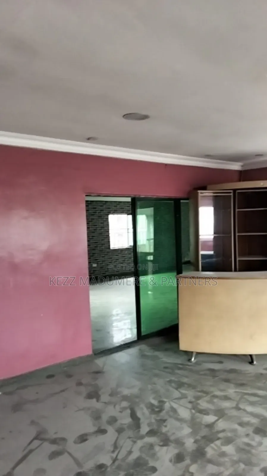 To Let : A Double Massive Hall/Shop, Ikwere Road , Ph