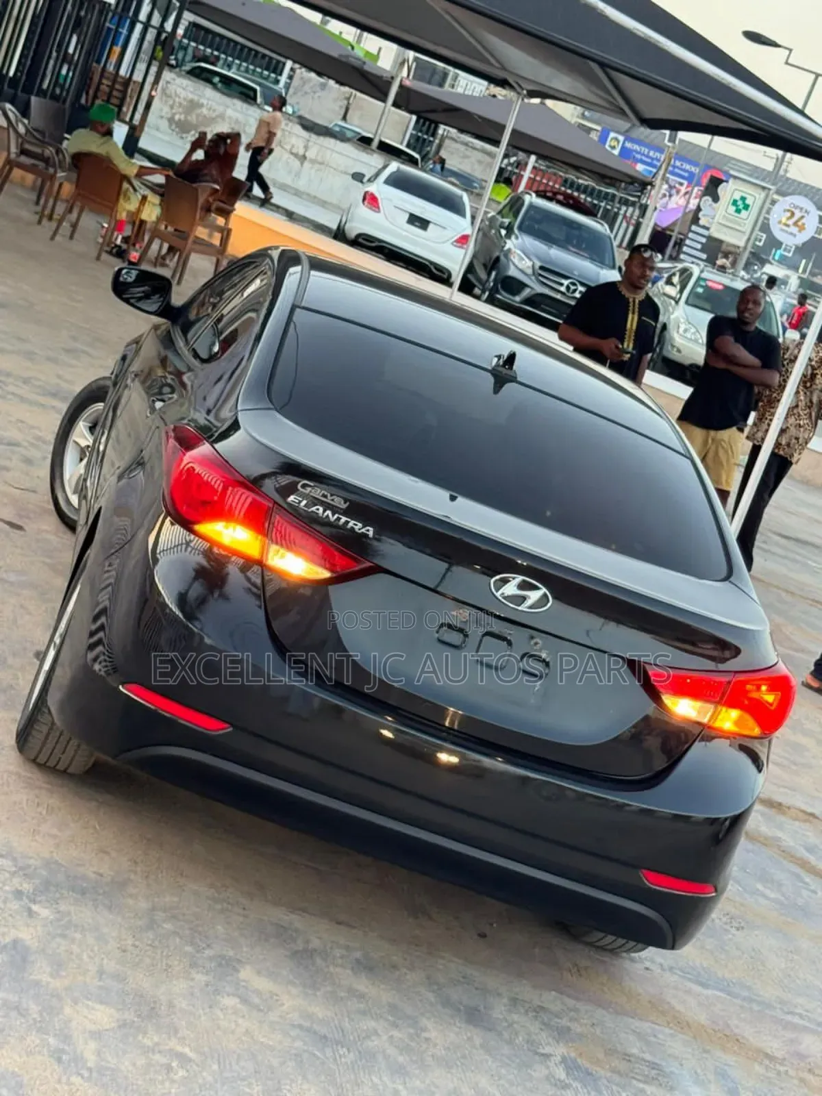 Hyundai Elantra SE 4dr Sedan (1.8L 4cyl 6A) 2014 Black