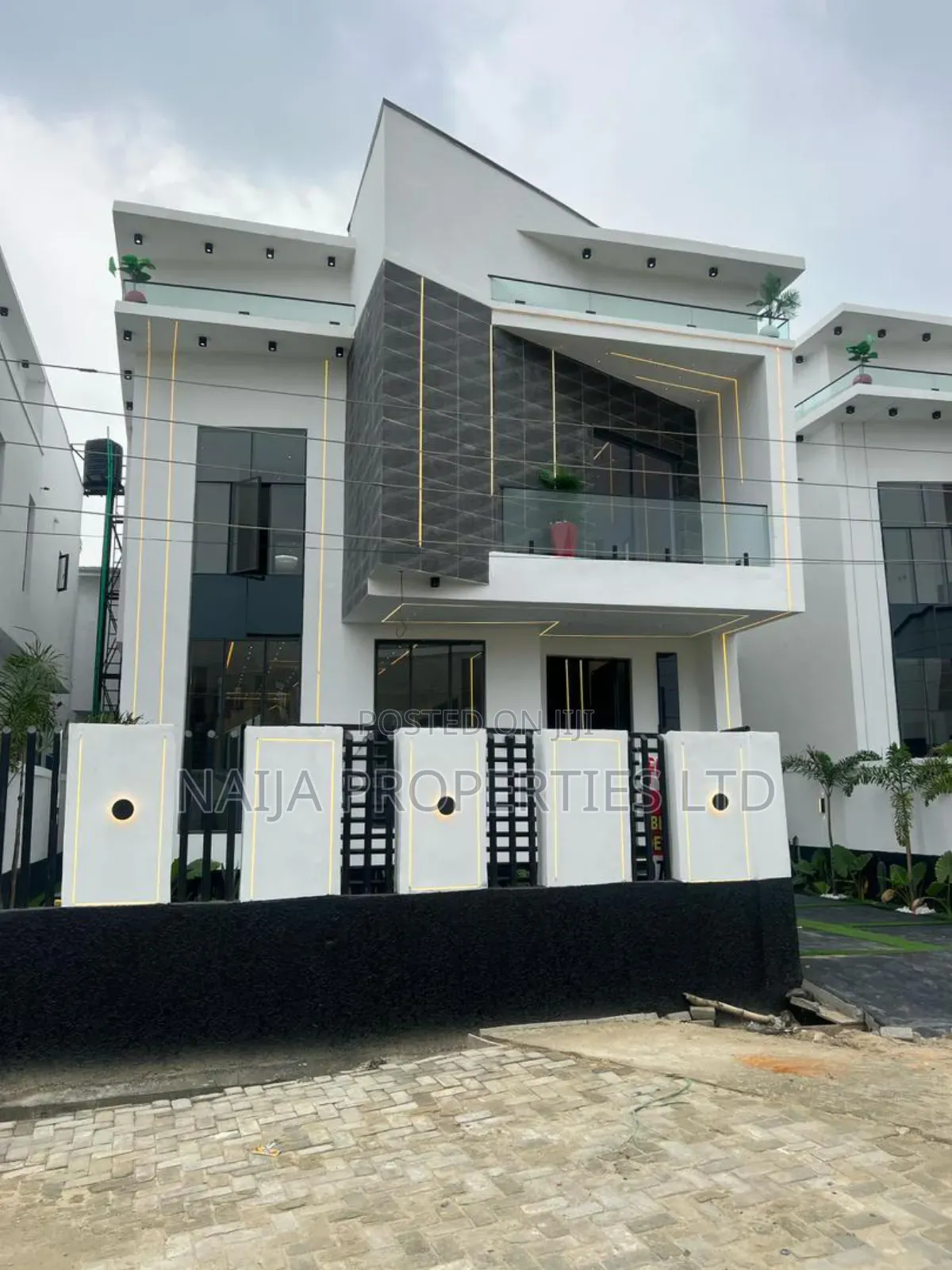 5bdrm Duplex in Ajah for sale