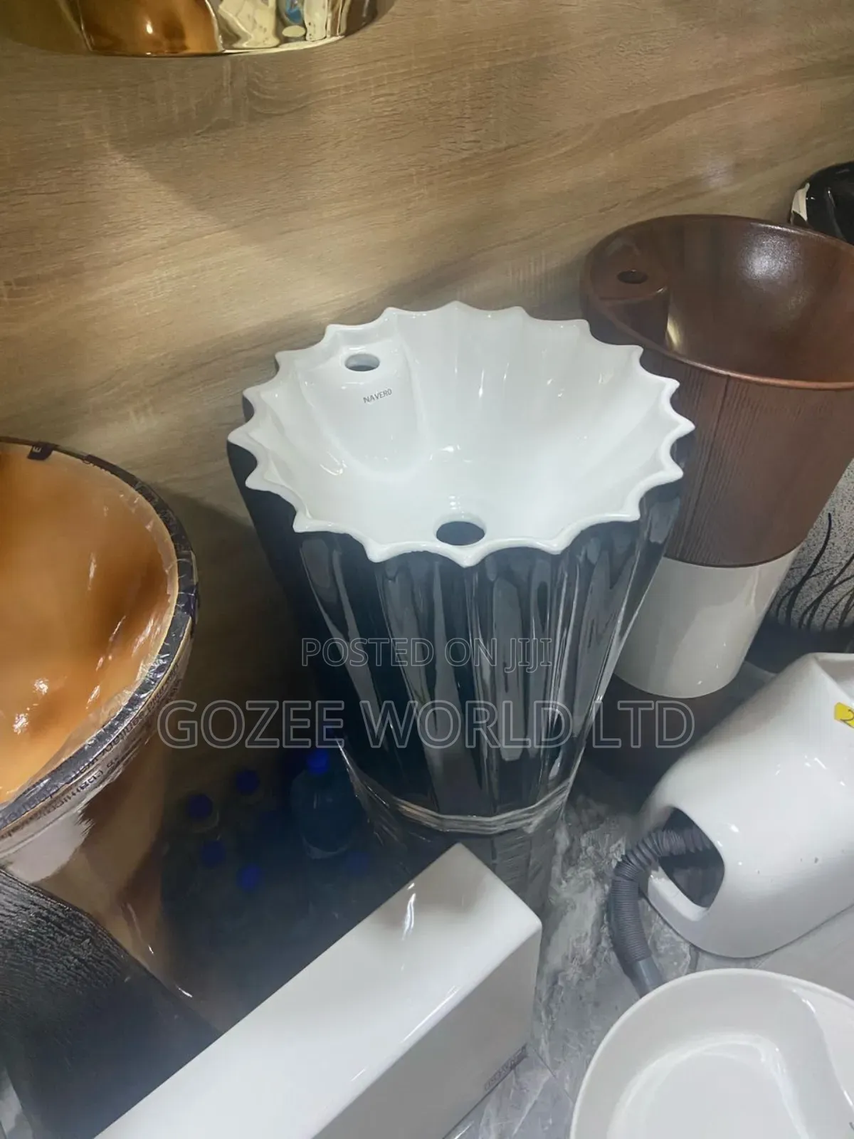 Luxury Black Standing Basin