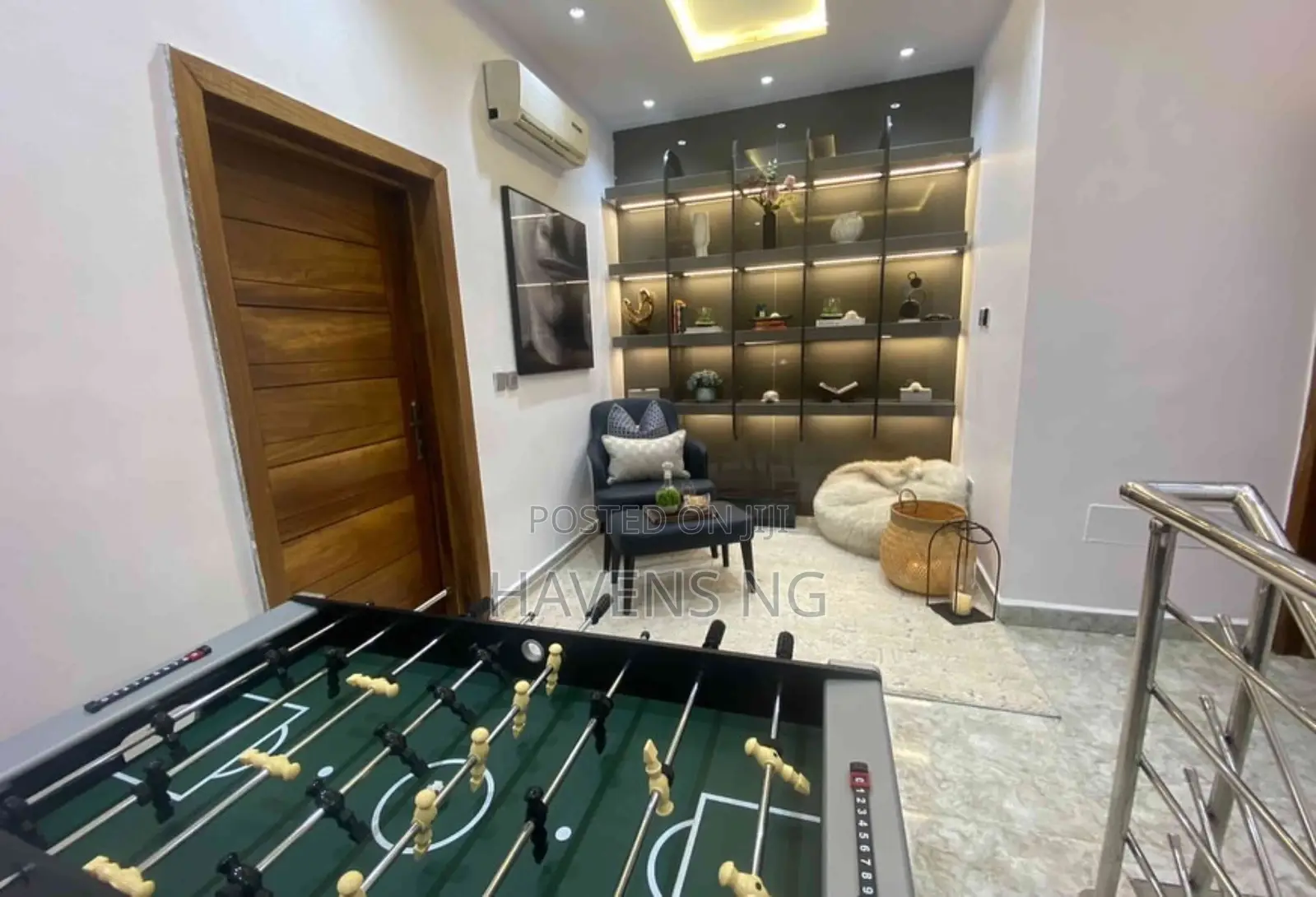 Luxury 2-Bedroom Apartment With Pool