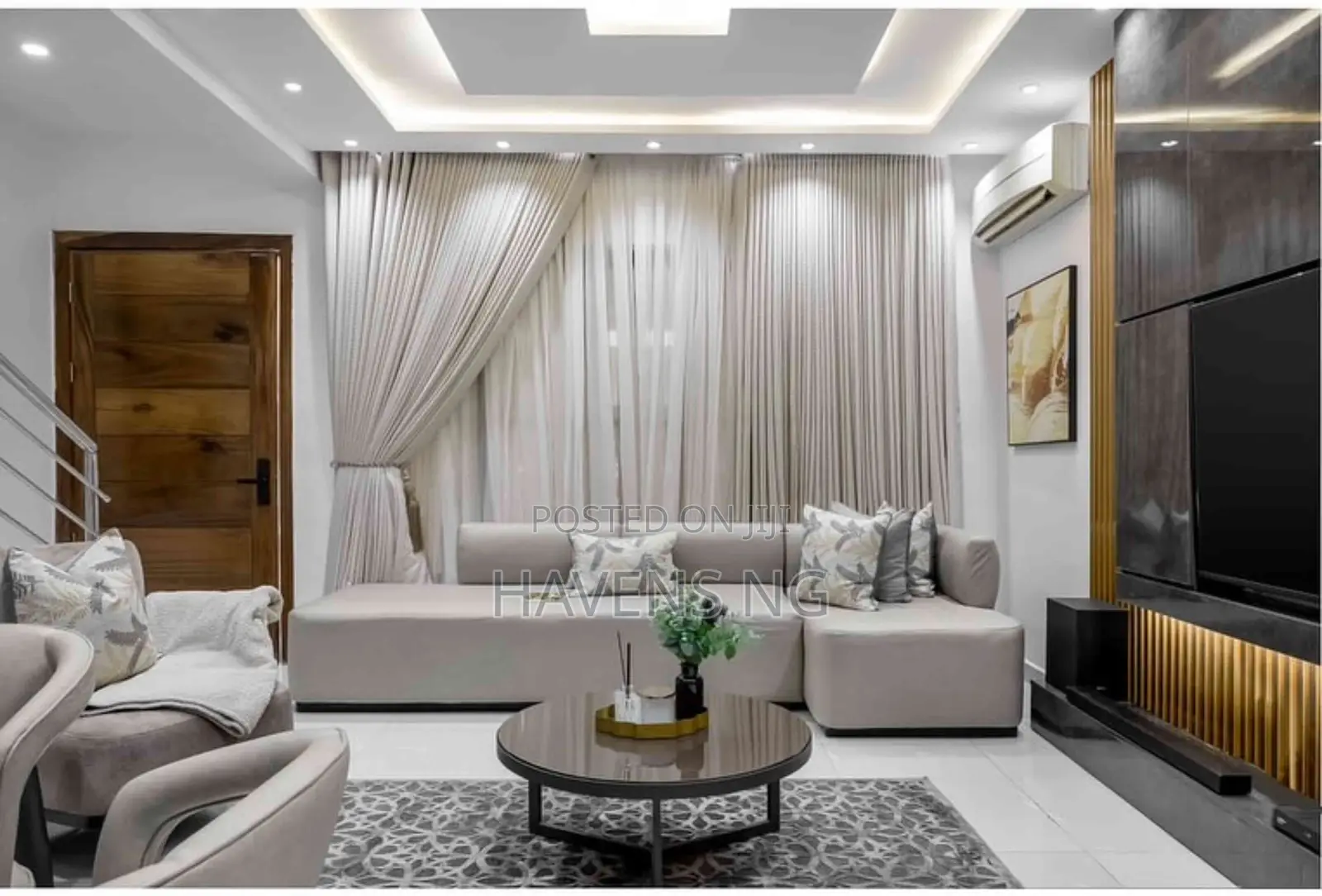Luxury 2-Bedroom Apartment With Pool