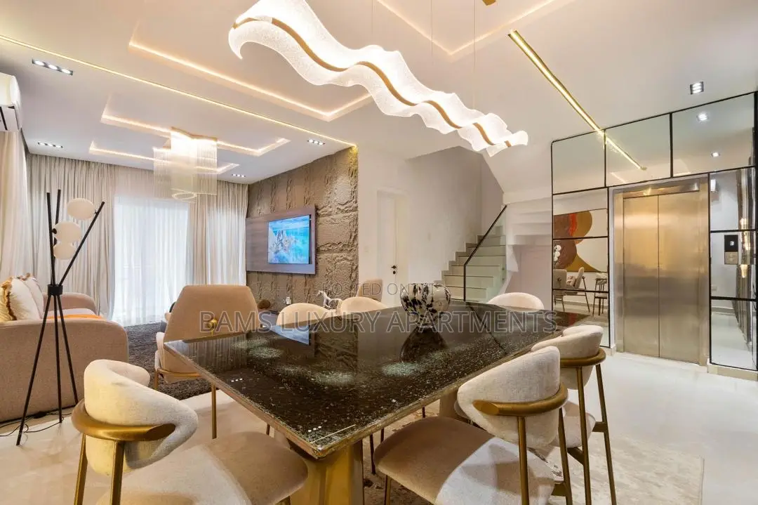 Luxurious and Unique 5/4bedroom in Lekki Phase 1