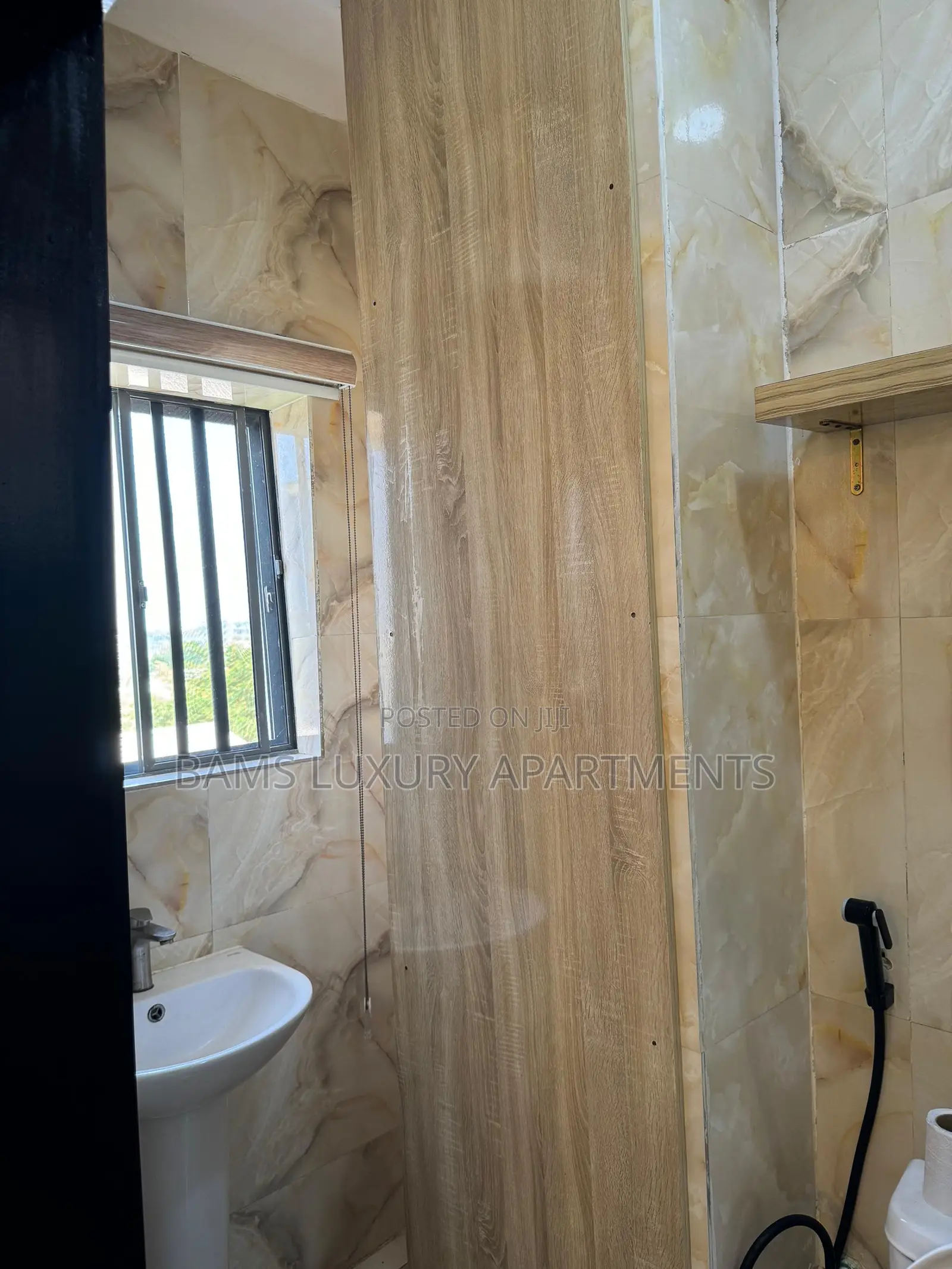 One Bed Shortlet With Pool at the Island