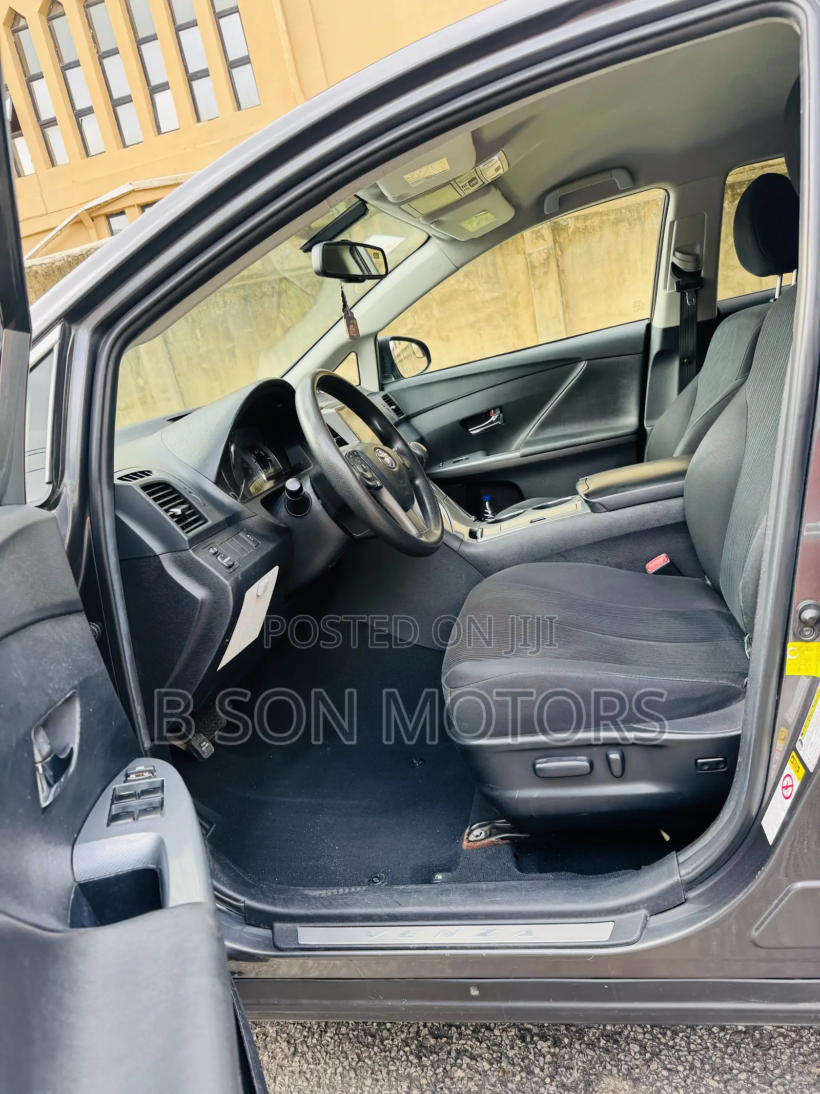 Toyota Venza LE AWD V6 2013 Gray