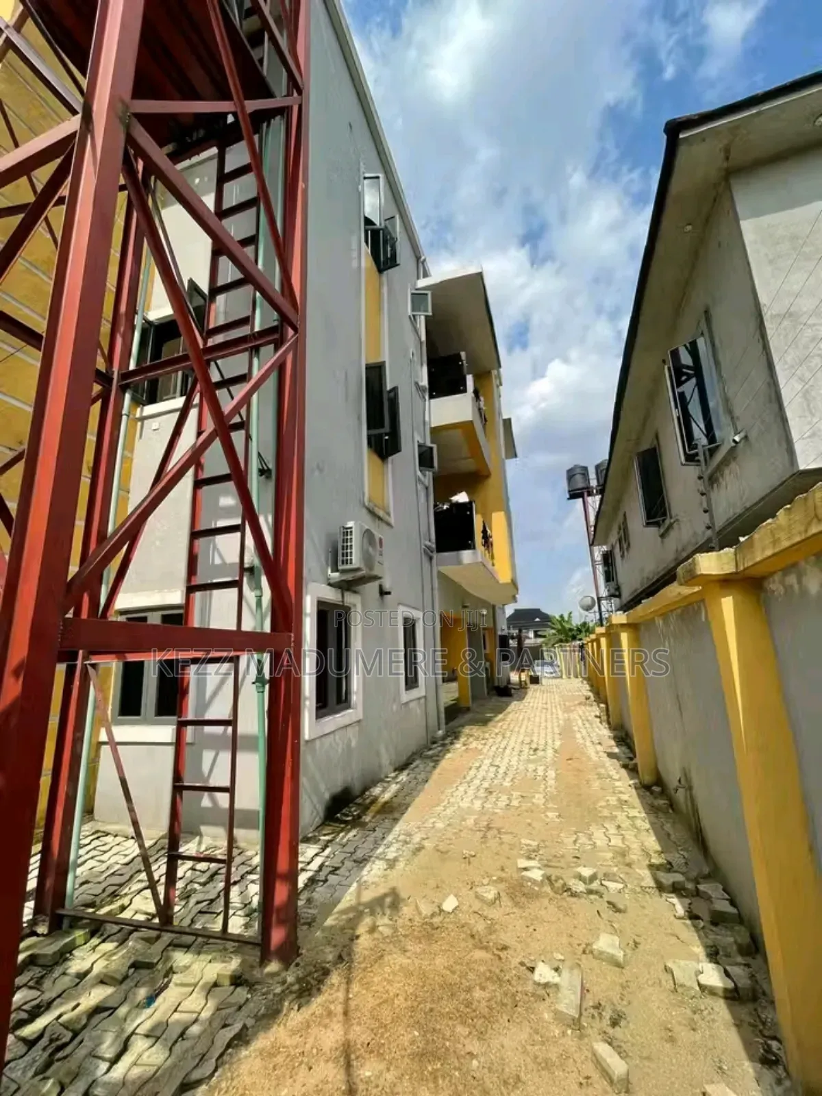 8bdrm Block of Flats in Shell Cooperative for sale