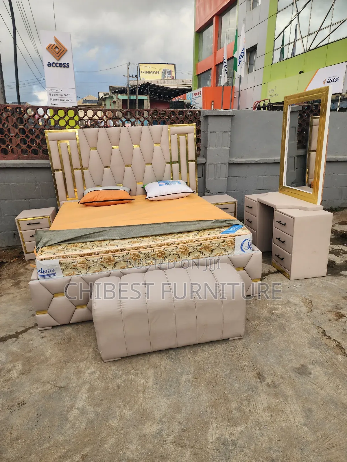 Brand New 6by6 Leather Bed With Standard Accessories
