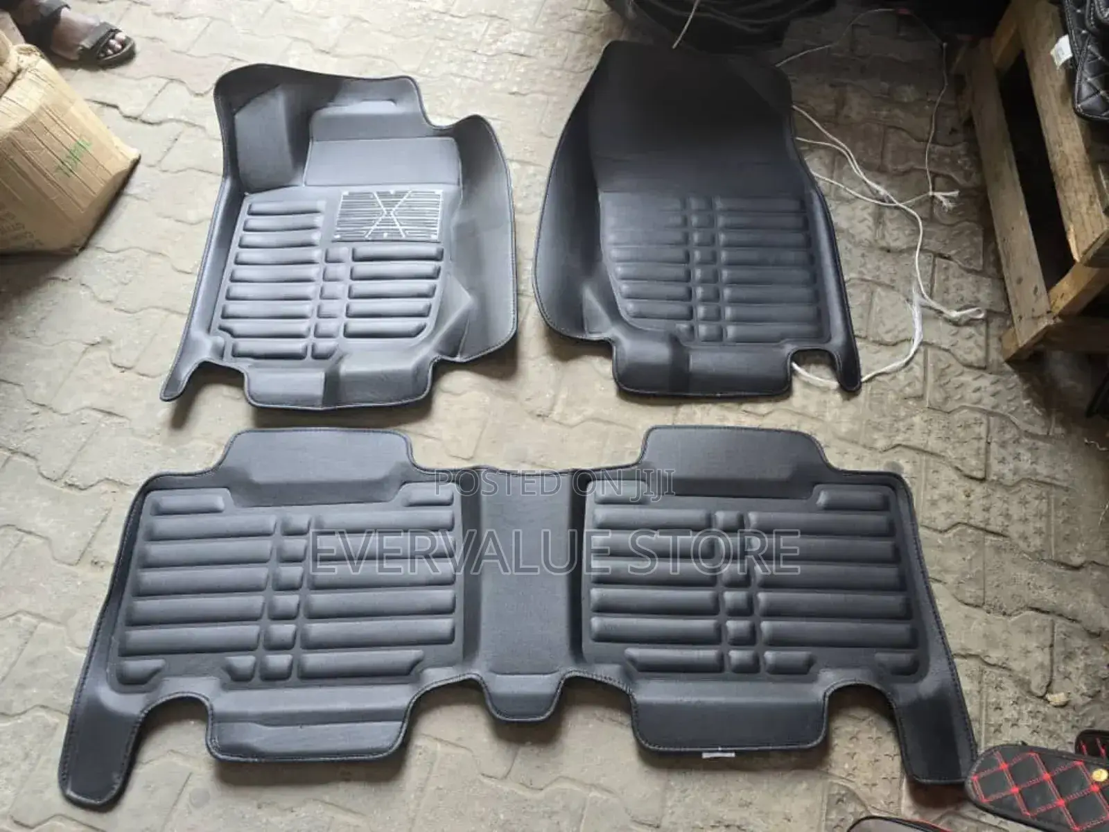 Toyota Rav4 Customize 3d Black Floor Mat