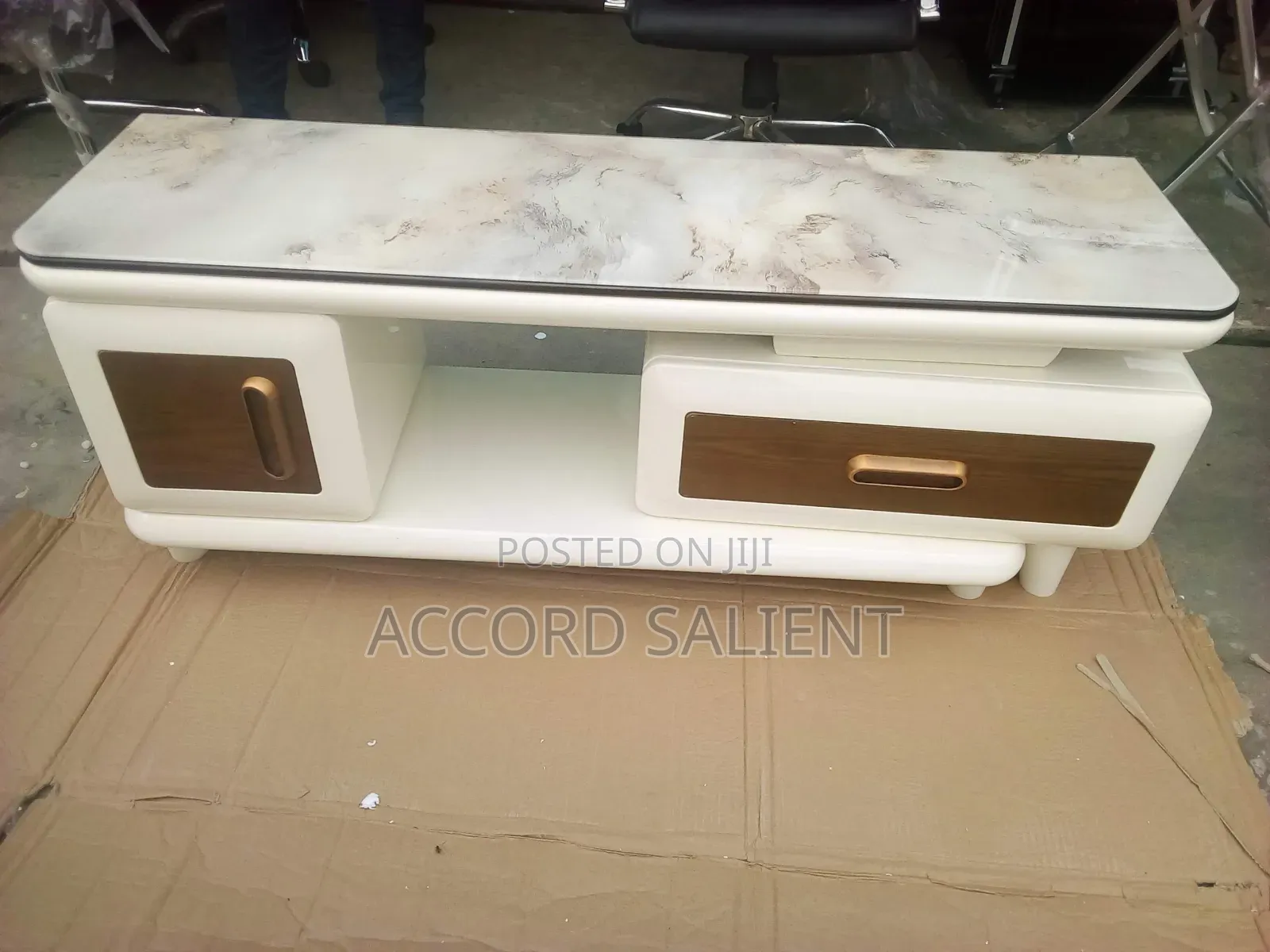 Adjustable Foreign Tv Stand
