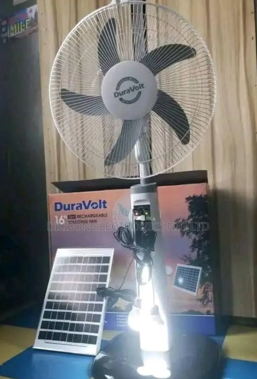 Duravolt 16" Rechargeable Solar Standing Fan