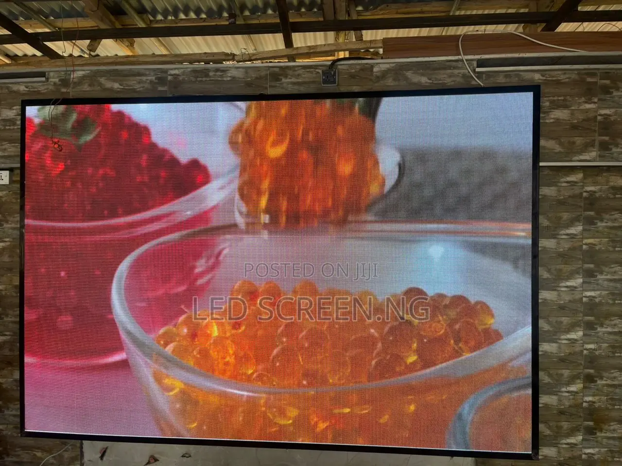 Affordable Outdoor Screen for Lounge/Hotel