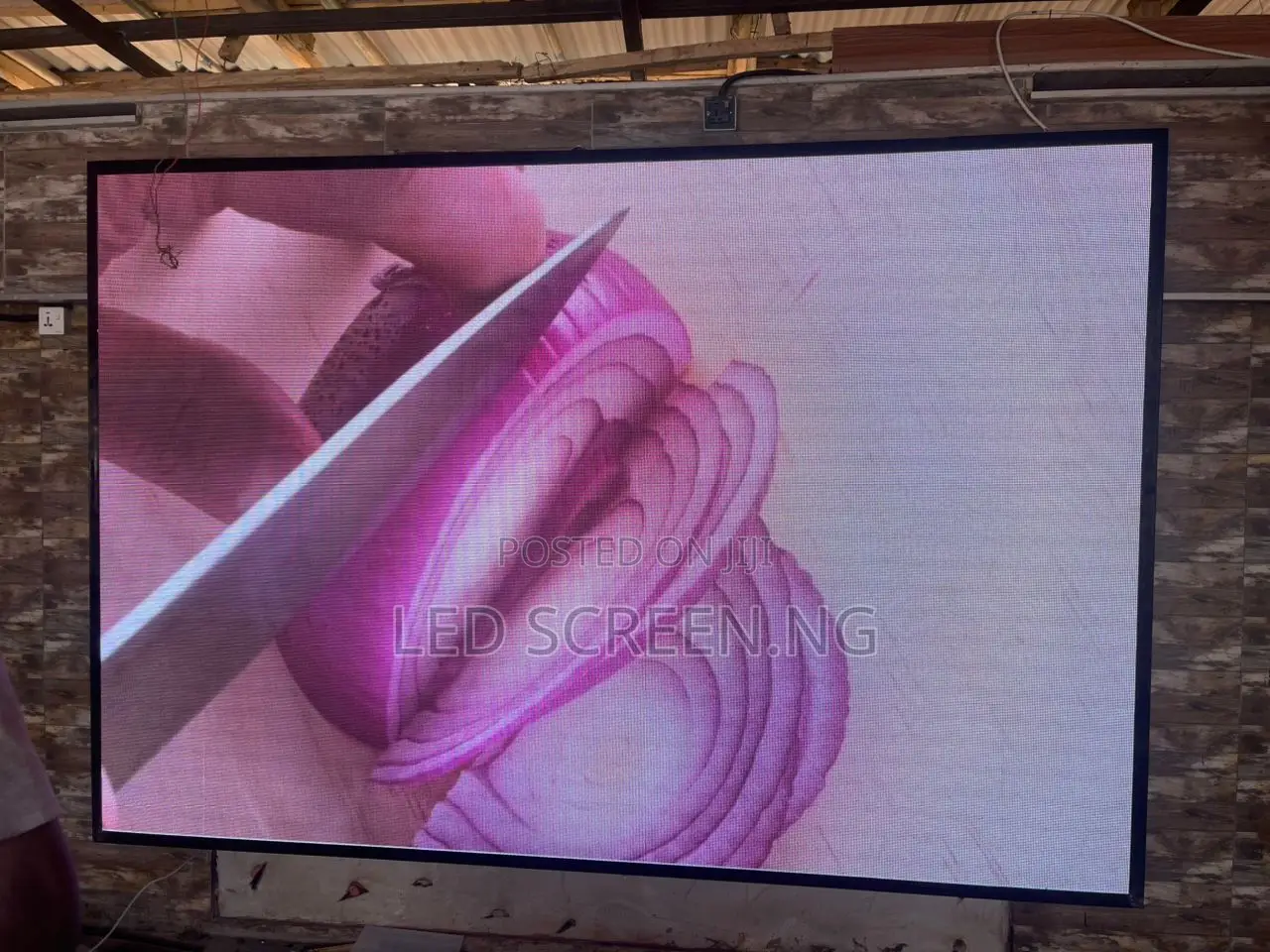 Affordable Outdoor Screen for Lounge/Hotel