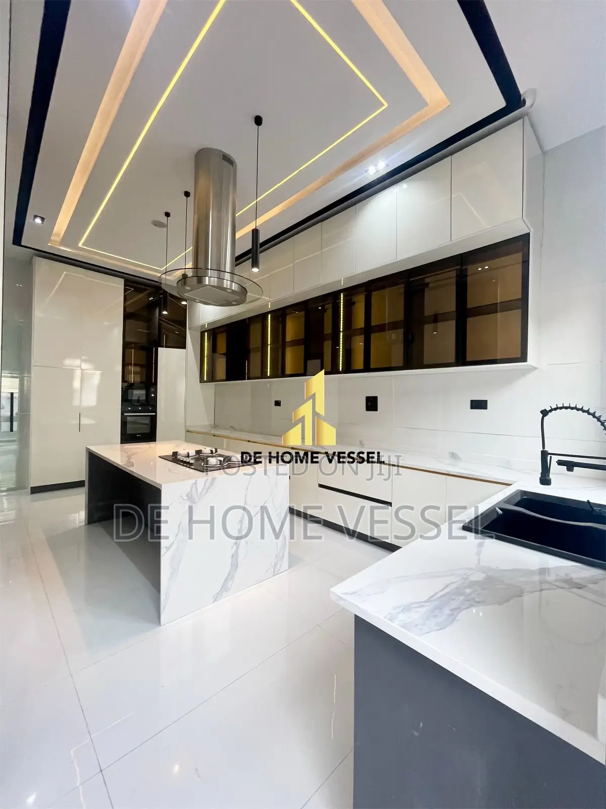 5bdrm Duplex in Idado for sale
