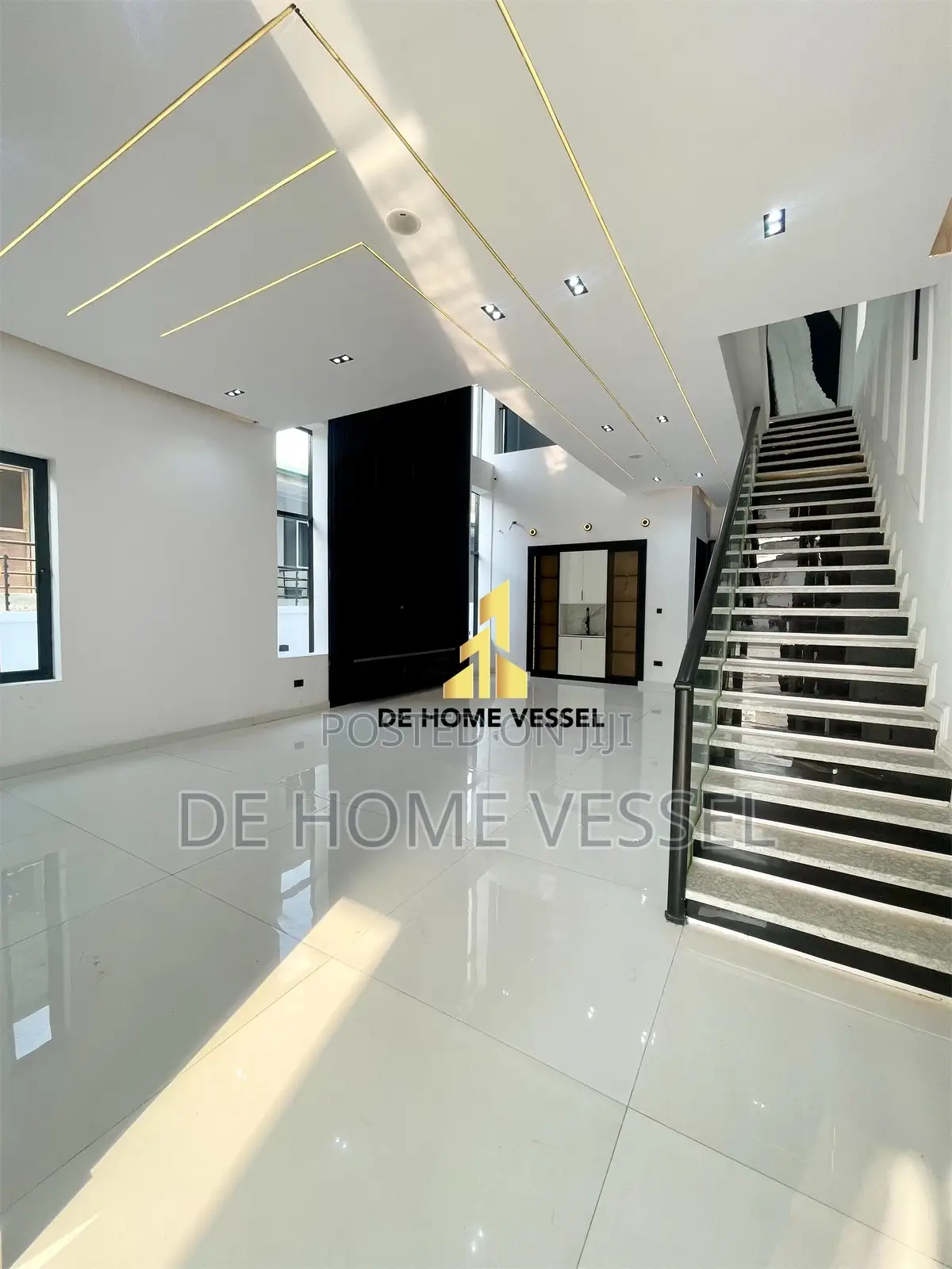 5bdrm Duplex in Idado for sale