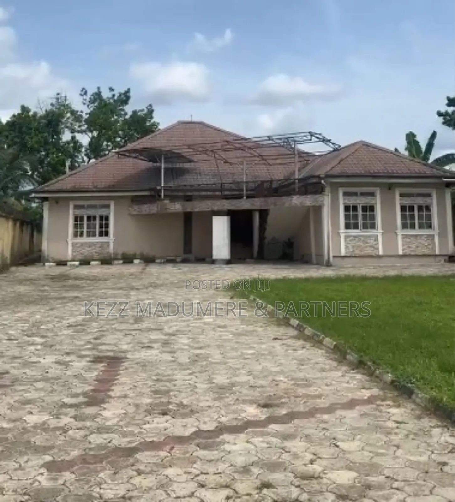 4bdrm Bungalow in Off Ada George Port for sale